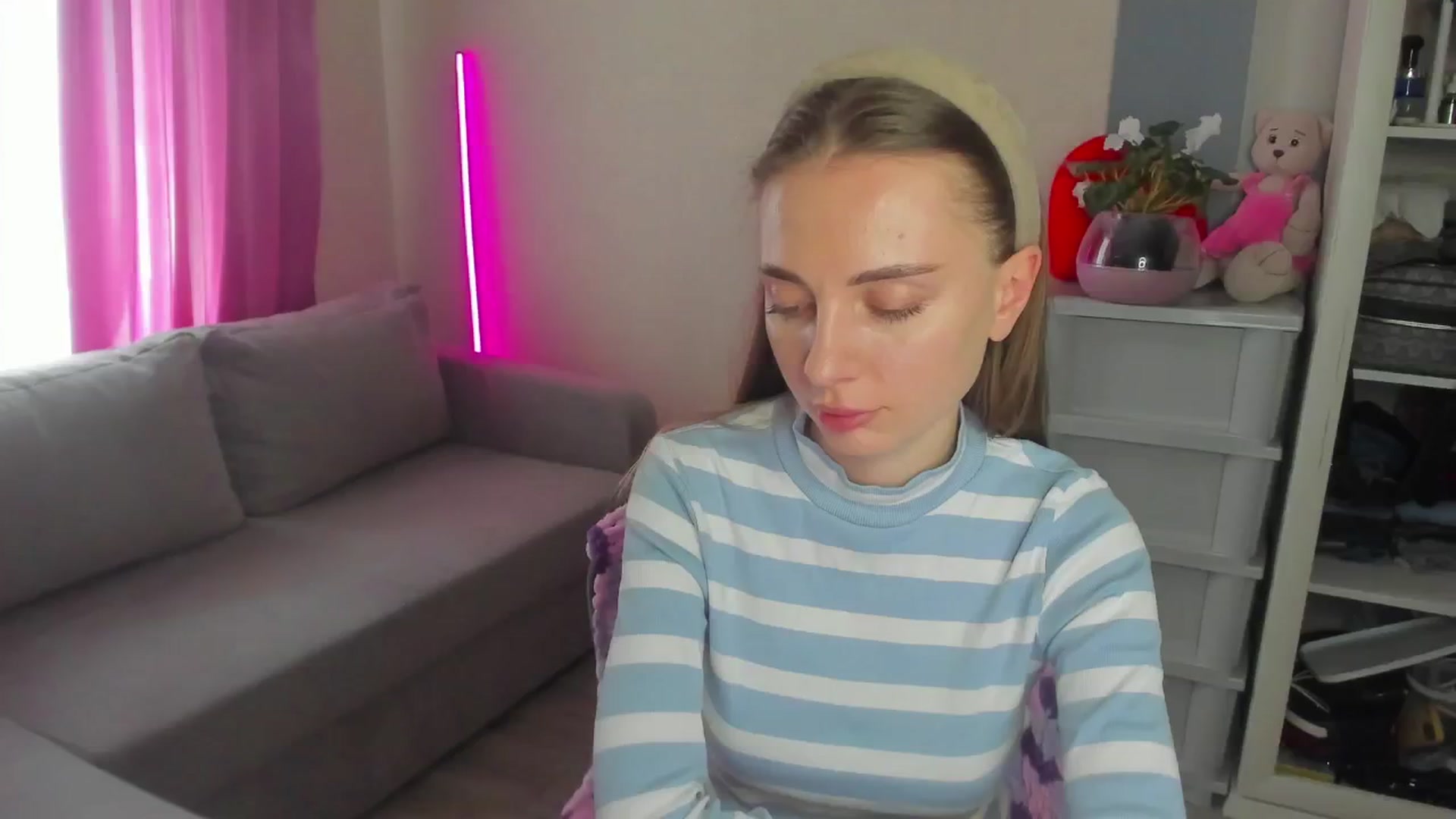 Gallery image thumbnail from Iam_Sasha's myfreecams stream on, 05/06/2024, 11:02 image 10 of 20