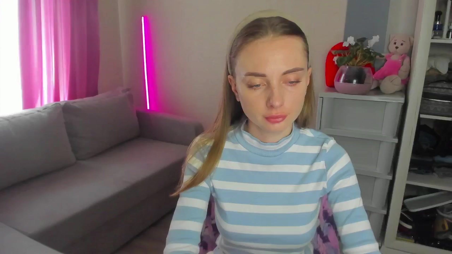Gallery image thumbnail from Iam_Sasha's myfreecams stream on, 05/06/2024, 11:02 image 14 of 20