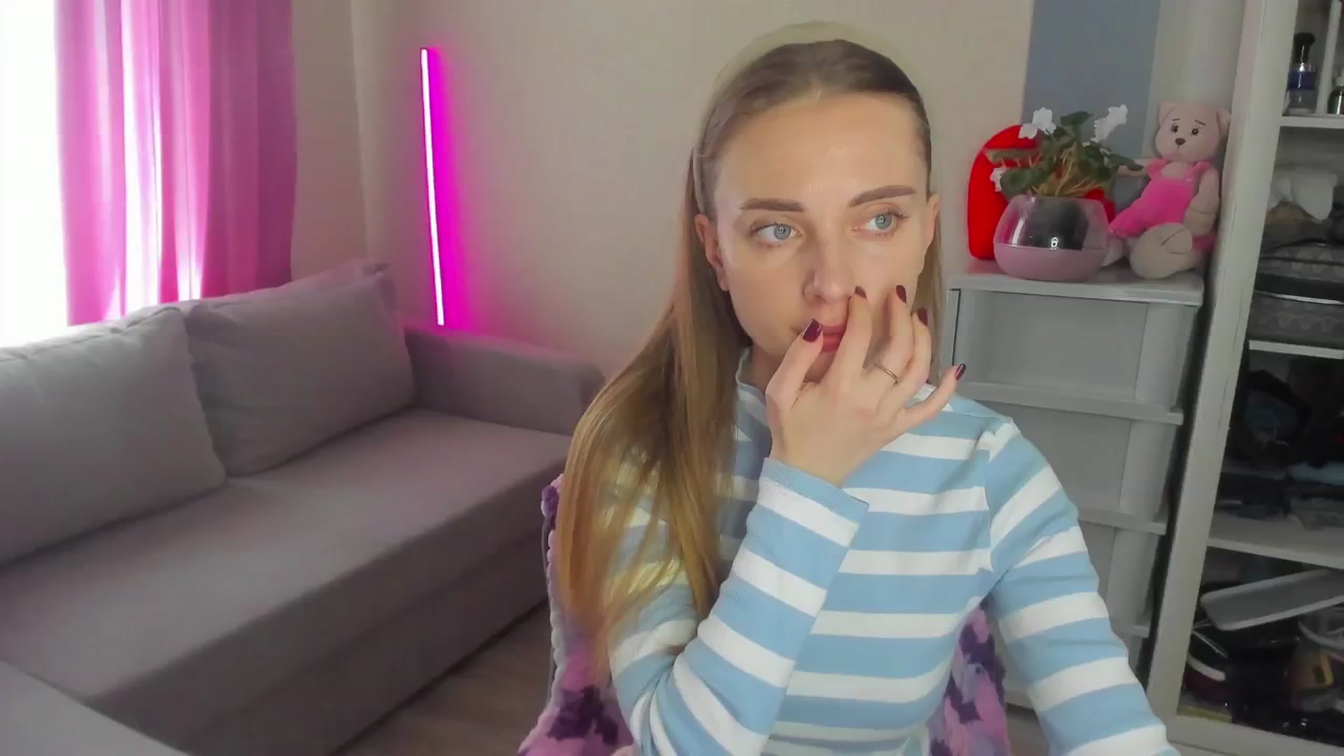 Gallery image thumbnail from Iam_Sasha's myfreecams stream on, 05/06/2024, 11:02 image 7 of 20