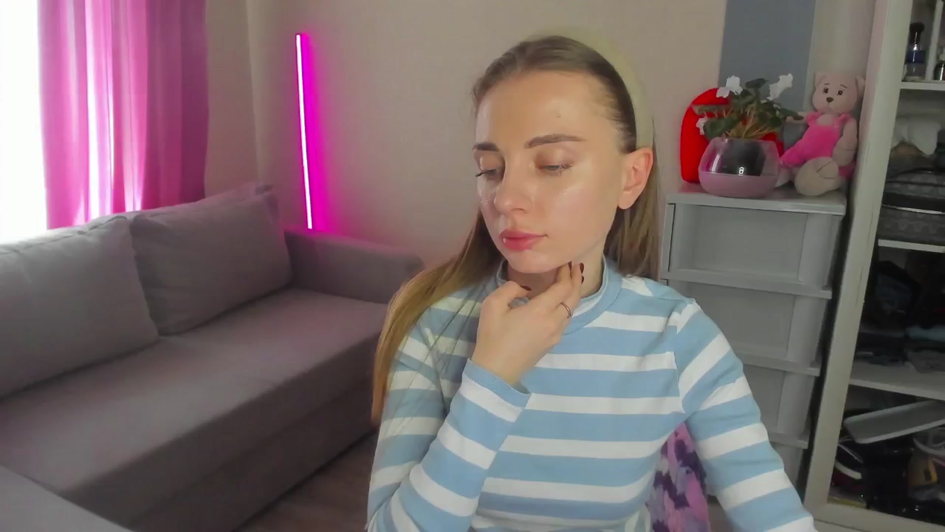 Gallery image thumbnail from Iam_Sasha's myfreecams stream on, 05/06/2024, 11:02 image 9 of 20