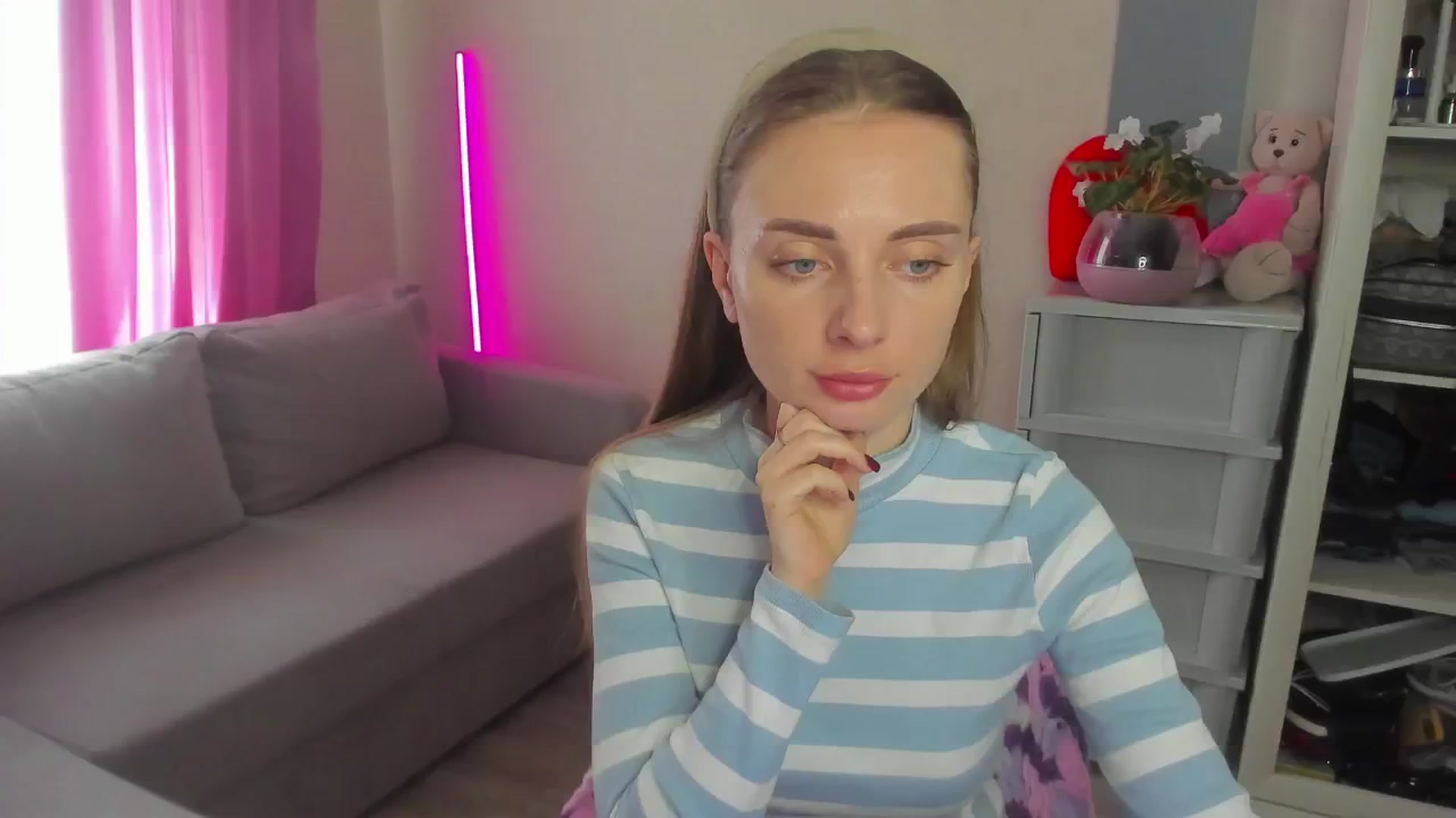 Gallery image thumbnail from Iam_Sasha's myfreecams stream on, 05/06/2024, 11:02 image 12 of 20