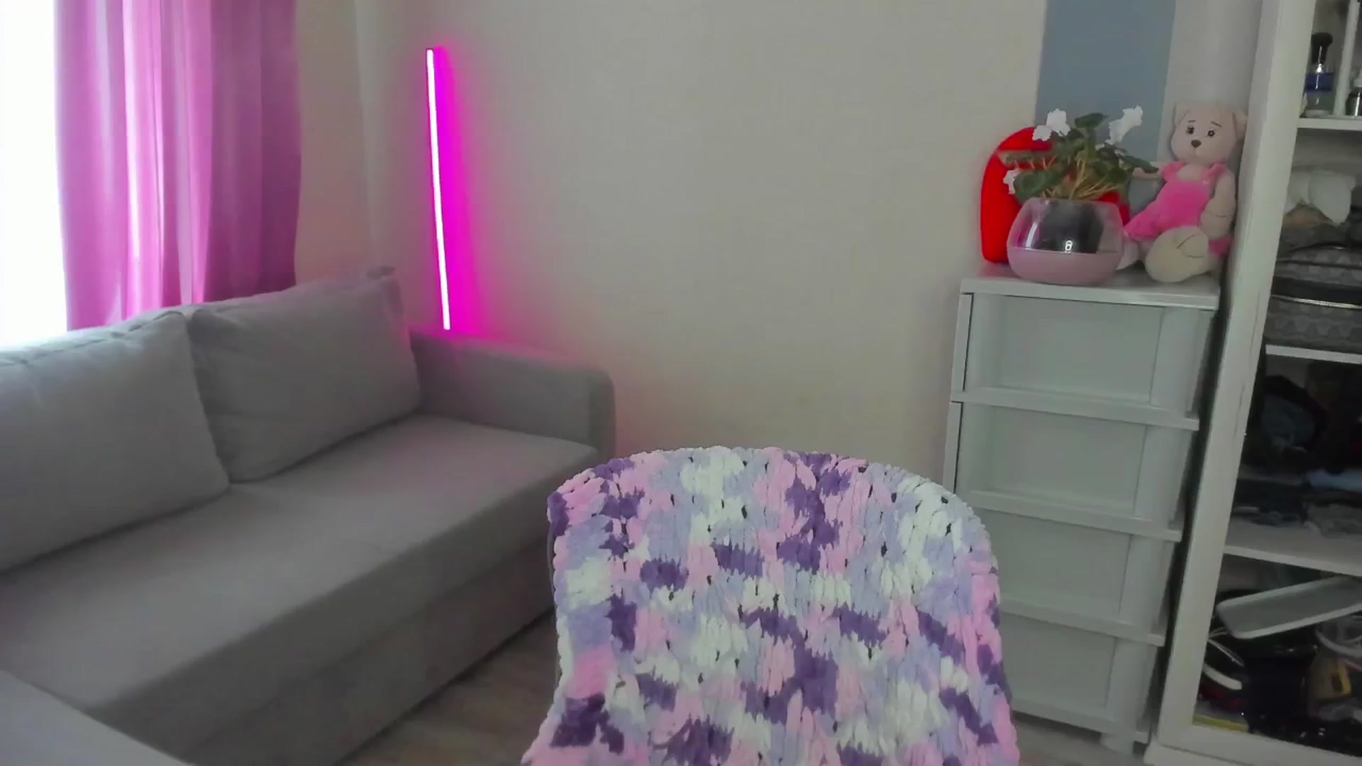 Gallery image thumbnail from Iam_Sasha's myfreecams stream on, 05/06/2024, 11:02 image 18 of 20