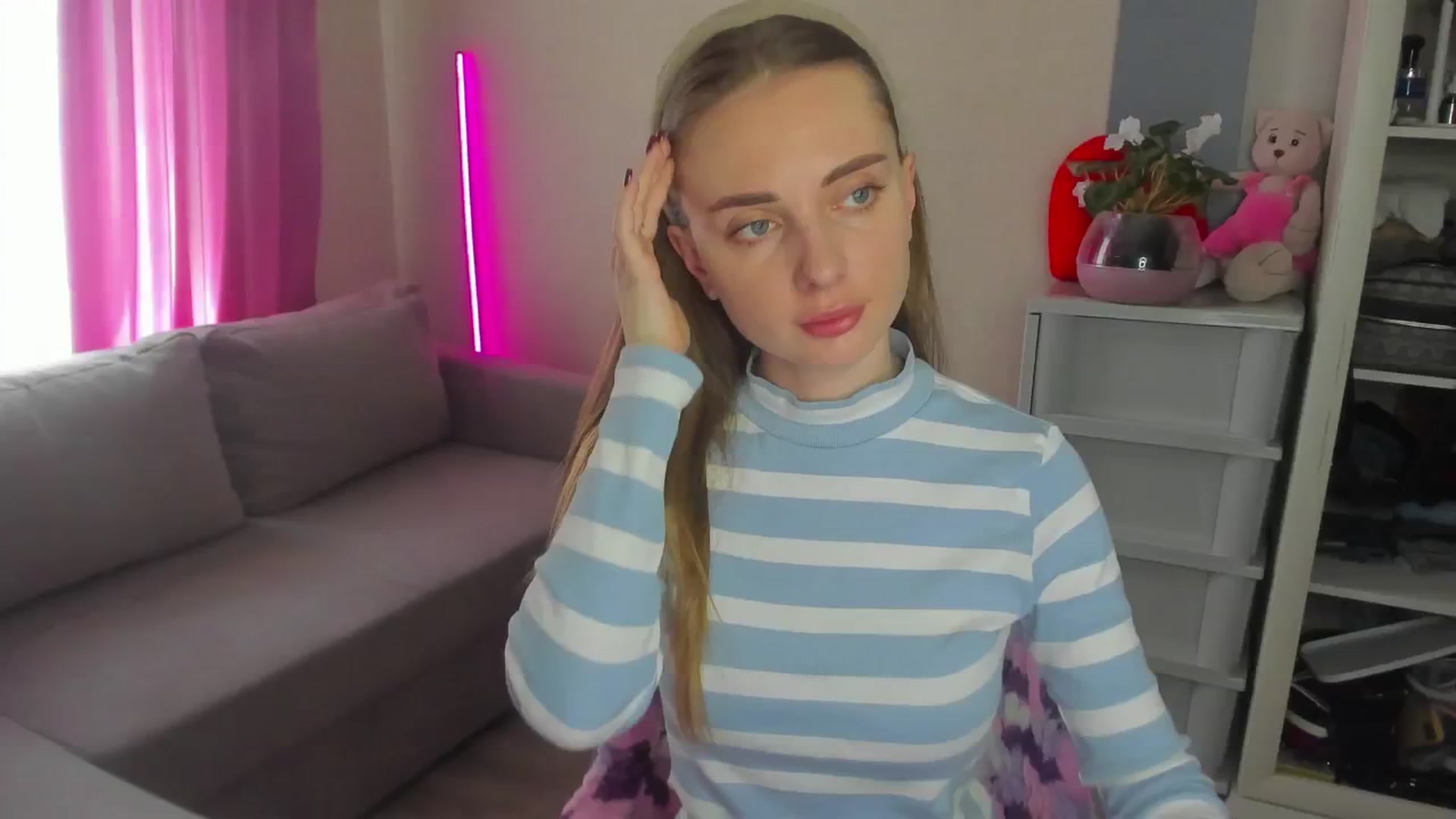 Gallery image thumbnail from Iam_Sasha's myfreecams stream on, 05/06/2024, 11:02 image 3 of 20