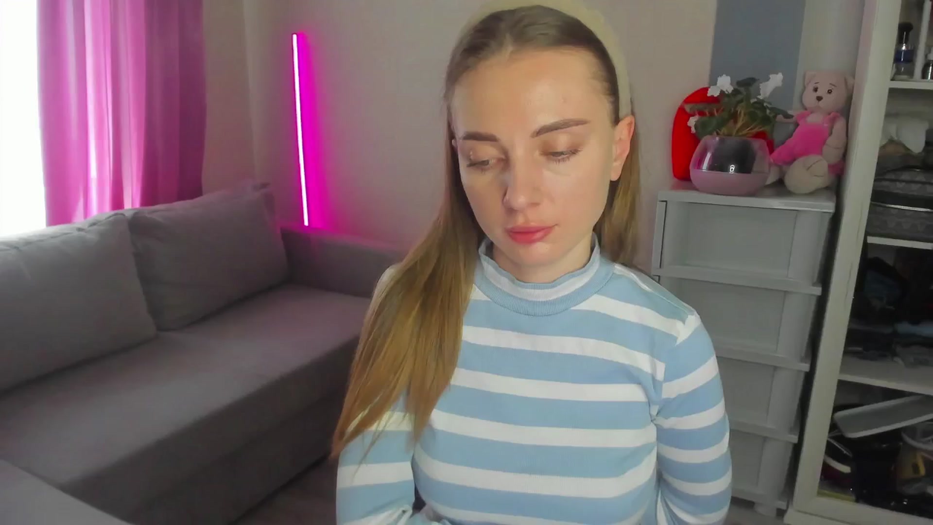Gallery image thumbnail from Iam_Sasha's myfreecams stream on, 05/06/2024, 11:02 image 16 of 20