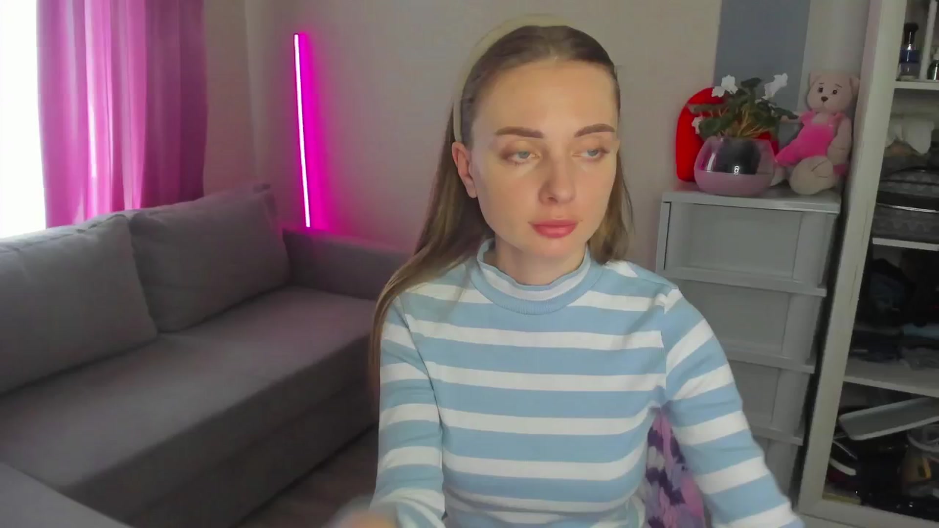 Gallery image thumbnail from Iam_Sasha's myfreecams stream on, 05/06/2024, 11:02 image 17 of 20