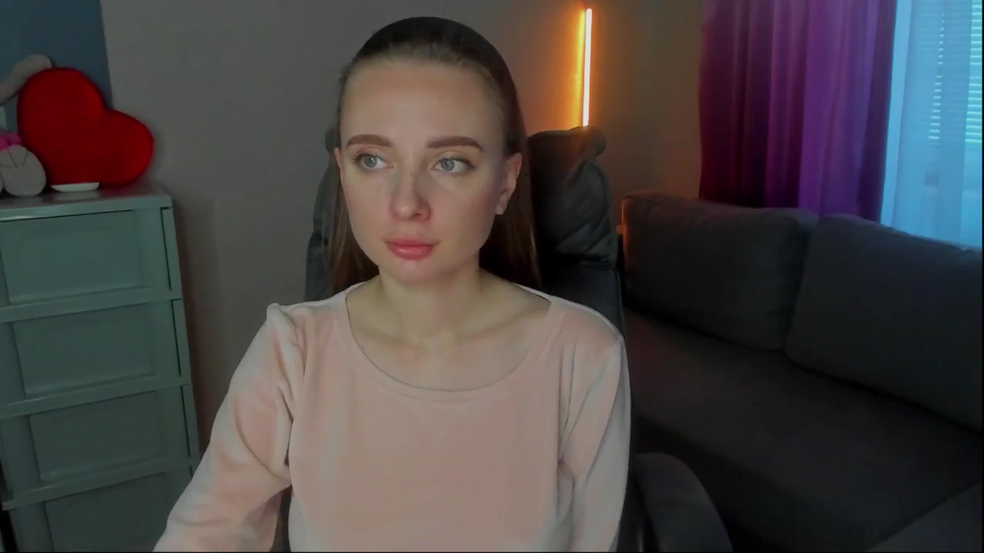 Gallery image thumbnail from Iam_Sasha's myfreecams stream on, 10/27/2024, 13:45 image 14 of 20