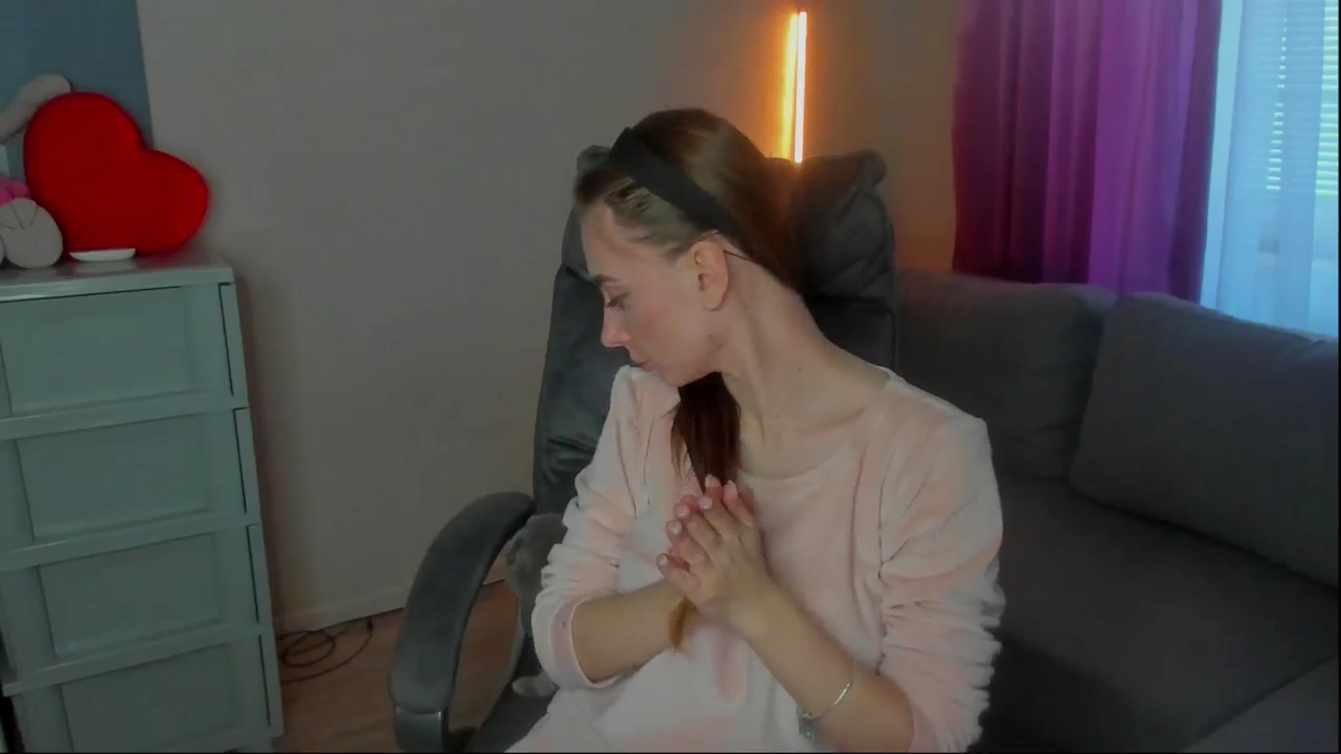 Gallery image thumbnail from Iam_Sasha's myfreecams stream on, 10/27/2024, 13:45 image 5 of 20