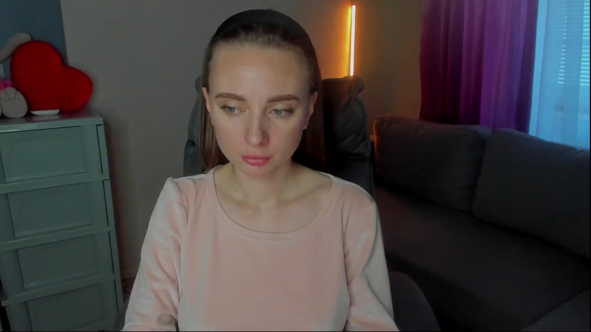 Gallery image thumbnail from Iam_Sasha's myfreecams stream on, 10/27/2024, 13:45 image 16 of 20