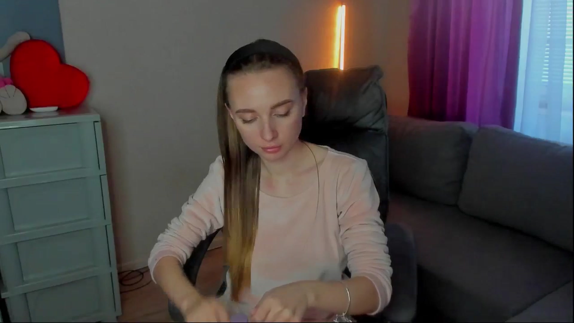 Gallery image thumbnail from Iam_Sasha's myfreecams stream on, 10/27/2024, 13:45 image 4 of 20