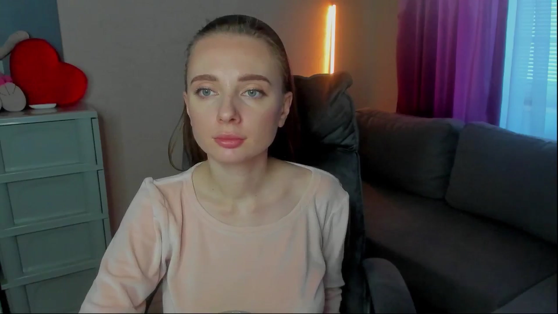 Gallery image thumbnail from Iam_Sasha's myfreecams stream on, 10/27/2024, 13:45 image 18 of 20