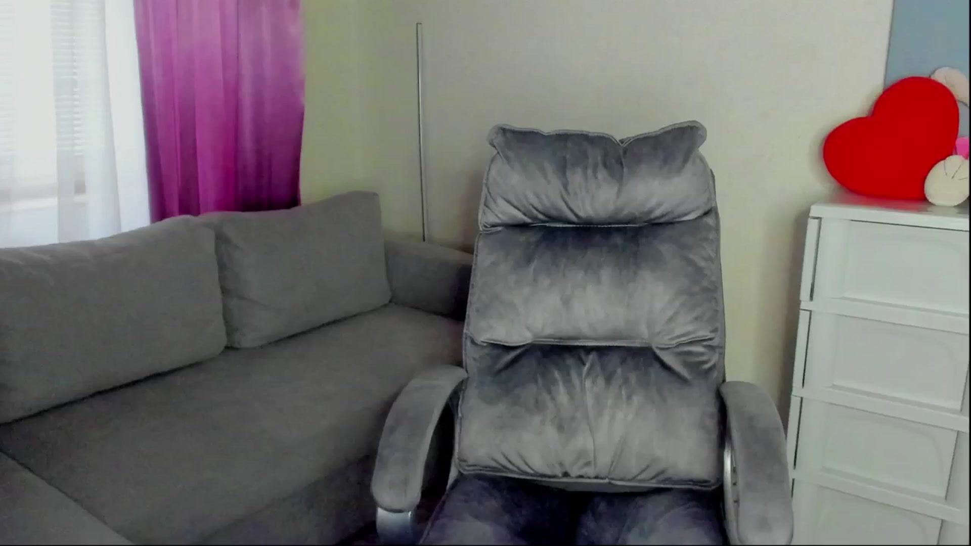 Gallery image thumbnail from Iam_Sasha's myfreecams stream on, 12/25/2024, 12:33 image 14 of 20