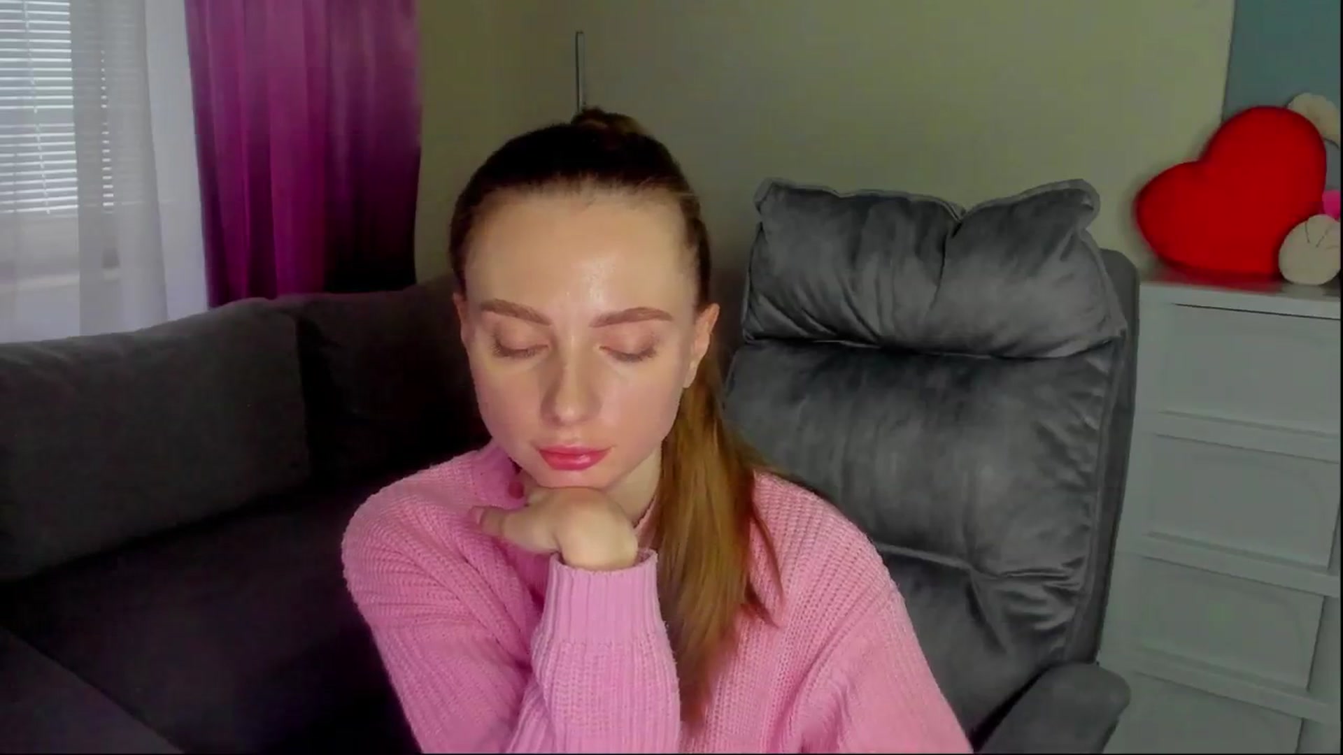 Gallery image thumbnail from Iam_Sasha's myfreecams stream on, 12/25/2024, 12:33 image 17 of 20