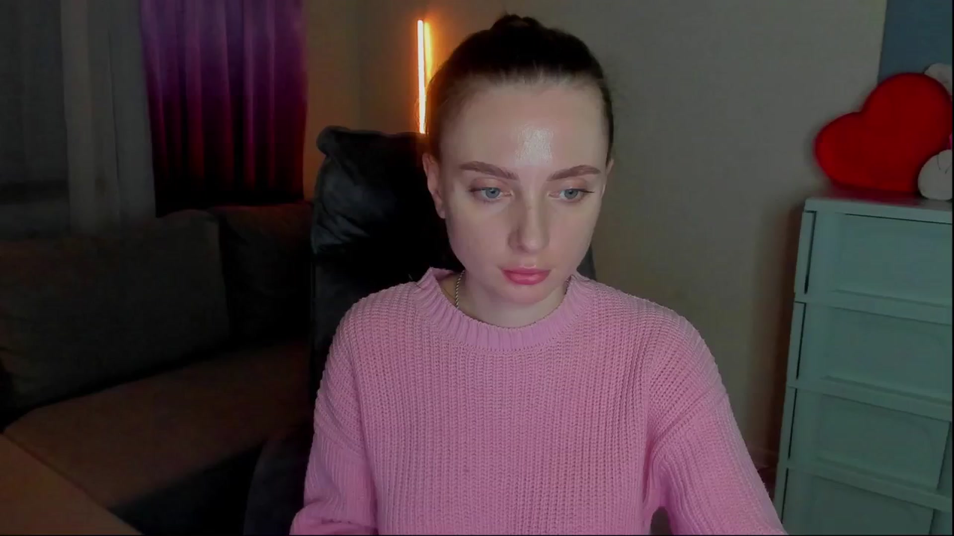 Gallery image thumbnail from Iam_Sasha's myfreecams stream on, 12/25/2024, 14:48 image 13 of 20