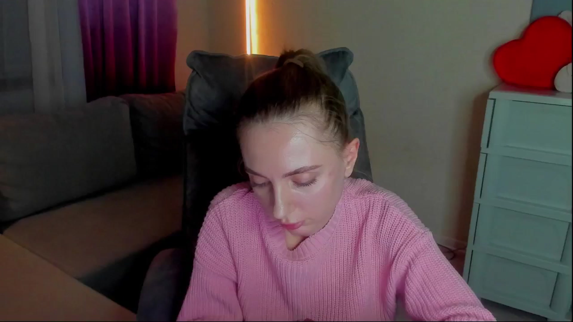 Gallery image thumbnail from Iam_Sasha's myfreecams stream on, 12/25/2024, 15:48 image 20 of 20