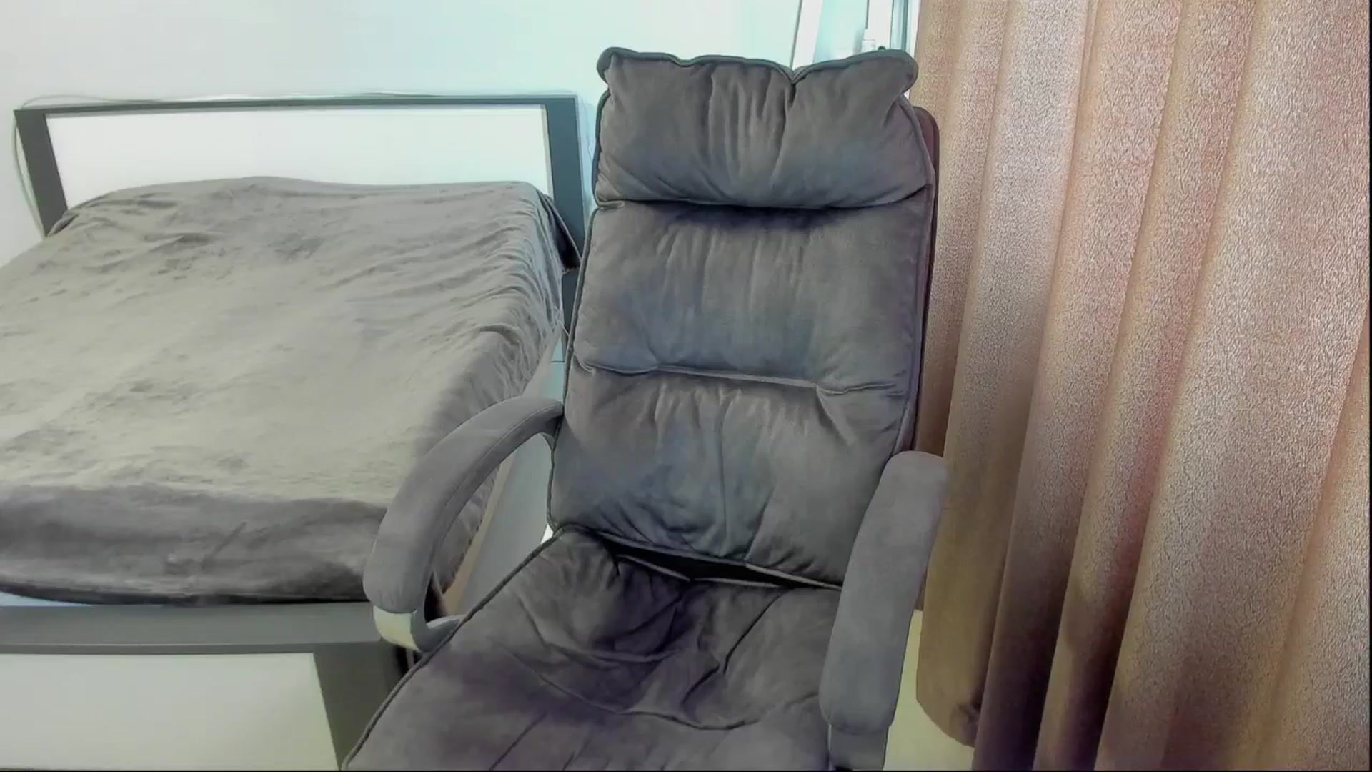 Gallery image thumbnail from Iam_Sasha's myfreecams stream on, 05/26/2025, 10:29 image 4 of 20