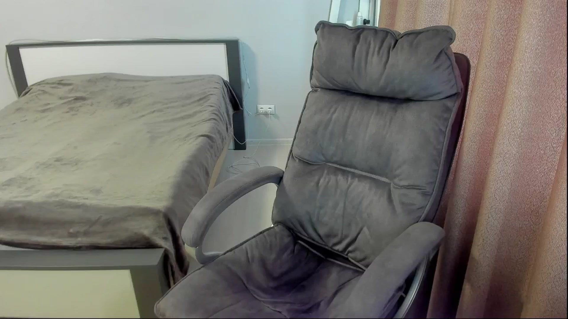 Gallery image thumbnail from Iam_Sasha's myfreecams stream on, 05/26/2025, 10:29 image 15 of 20