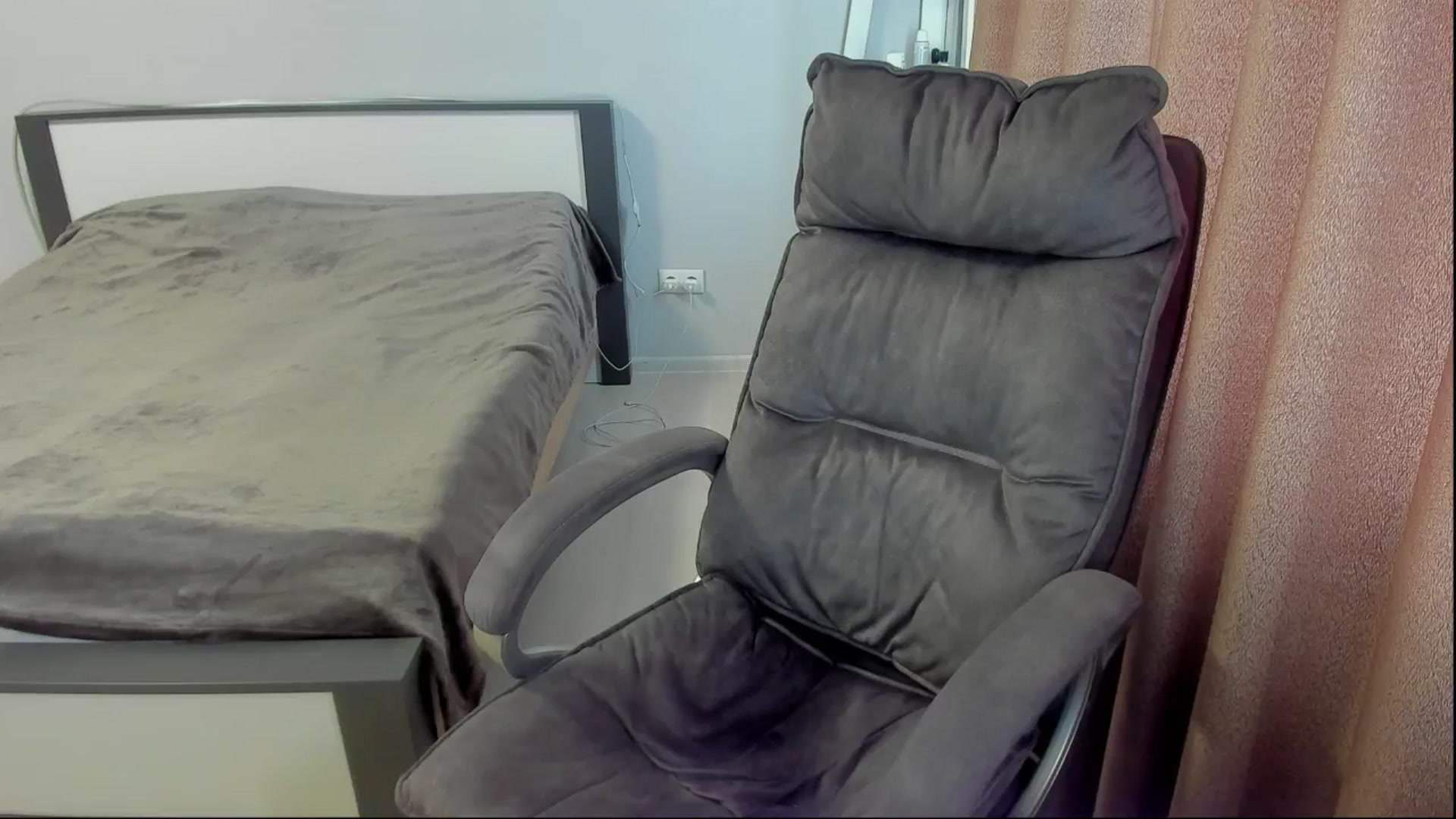 Gallery image thumbnail from Iam_Sasha's myfreecams stream on, 05/26/2025, 10:29 image 12 of 20