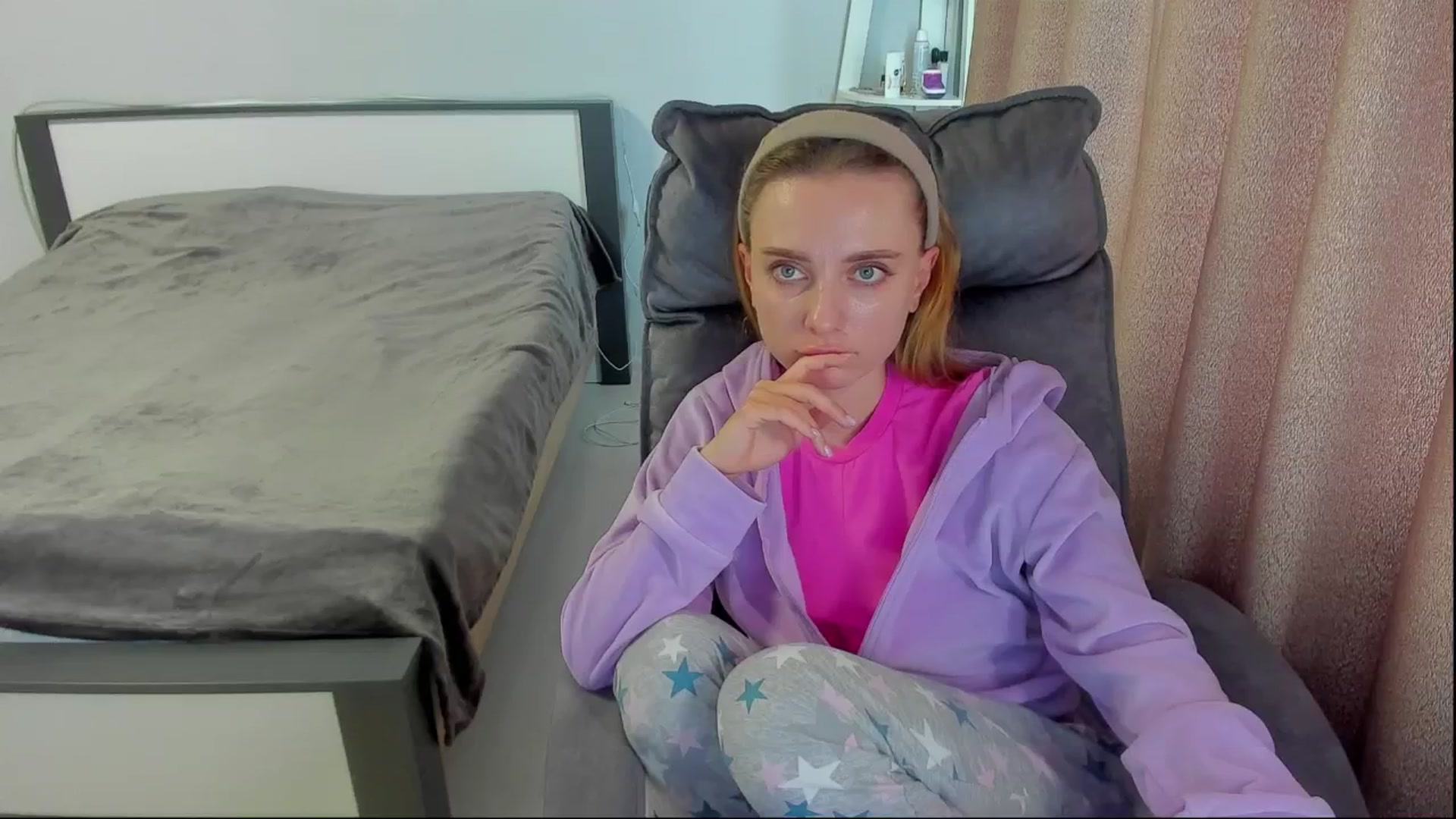 Gallery image thumbnail from Iam_Sasha's myfreecams stream on, 05/26/2025, 10:29 image 16 of 20