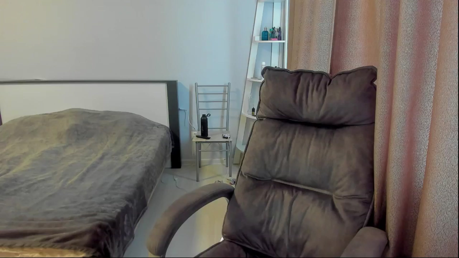 Gallery image thumbnail from Iam_Sasha's myfreecams stream on, 06/05/2025, 12:05 image 6 of 20