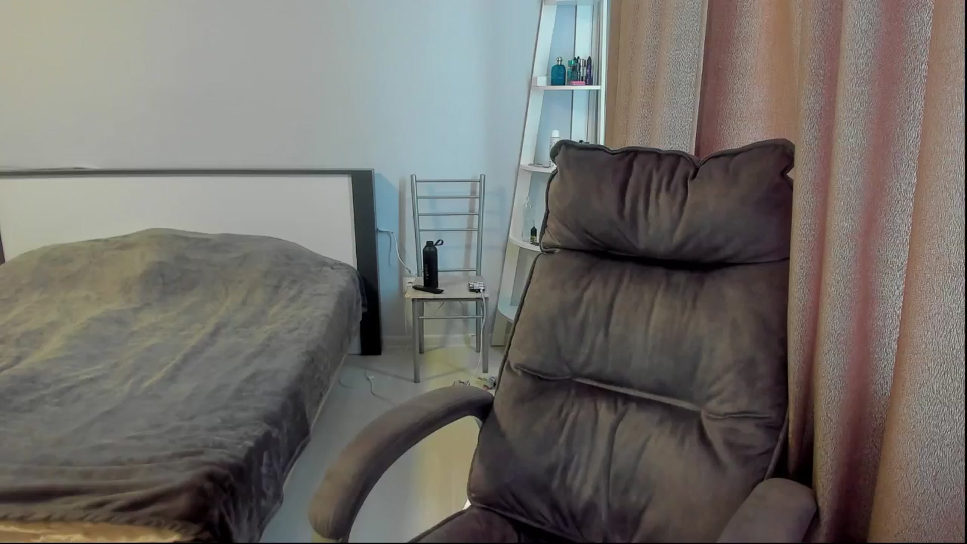 Gallery image thumbnail from Iam_Sasha's myfreecams stream on, 06/05/2025, 12:05 image 9 of 20