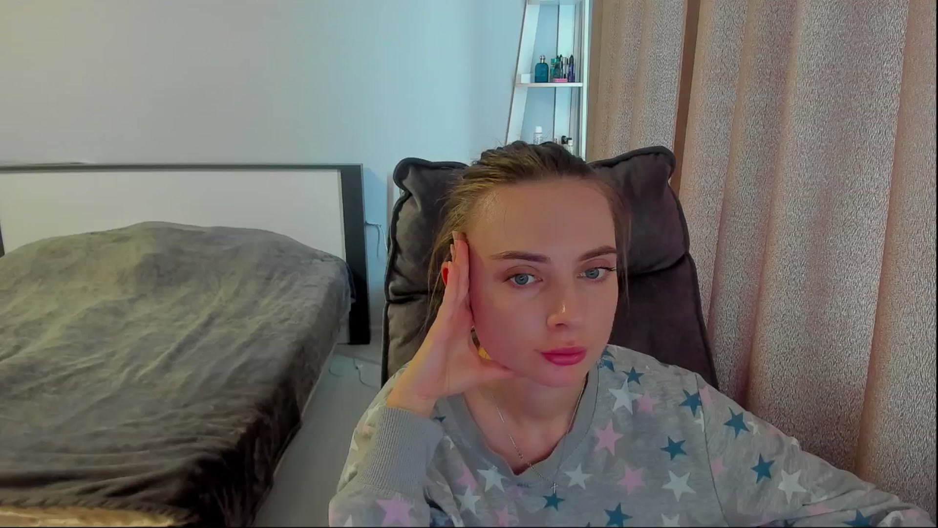 Gallery image thumbnail from Iam_Sasha's myfreecams stream on, 06/05/2025, 12:05 image 17 of 20