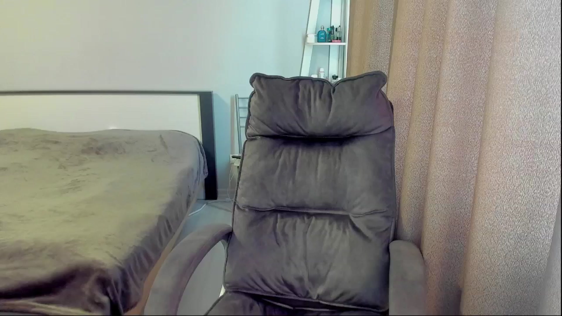 Gallery image thumbnail from Iam_Sasha's myfreecams stream on, 06/09/2025, 10:02 image 12 of 20