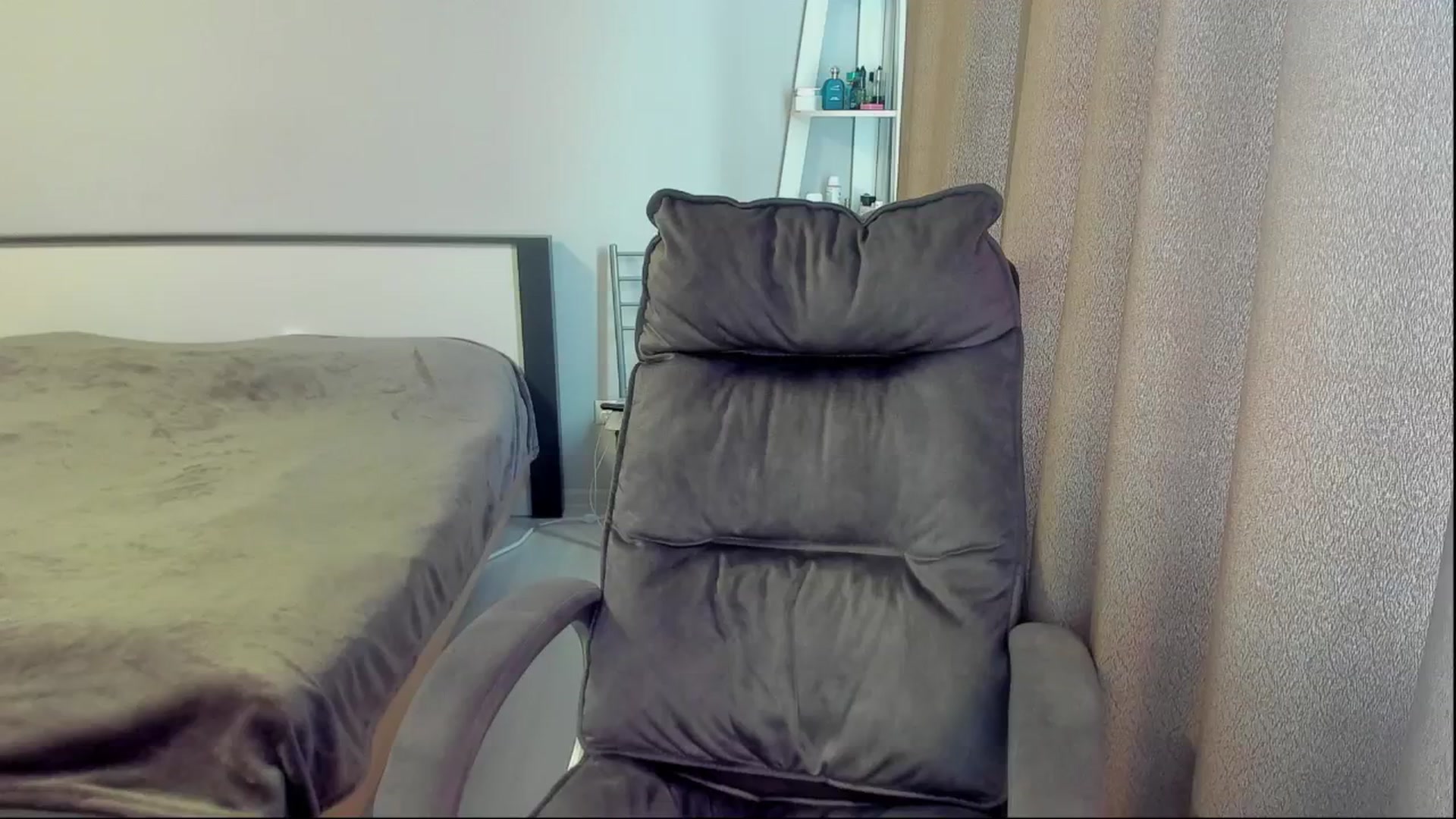 Gallery image thumbnail from Iam_Sasha's myfreecams stream on, 06/09/2025, 10:02 image 13 of 20