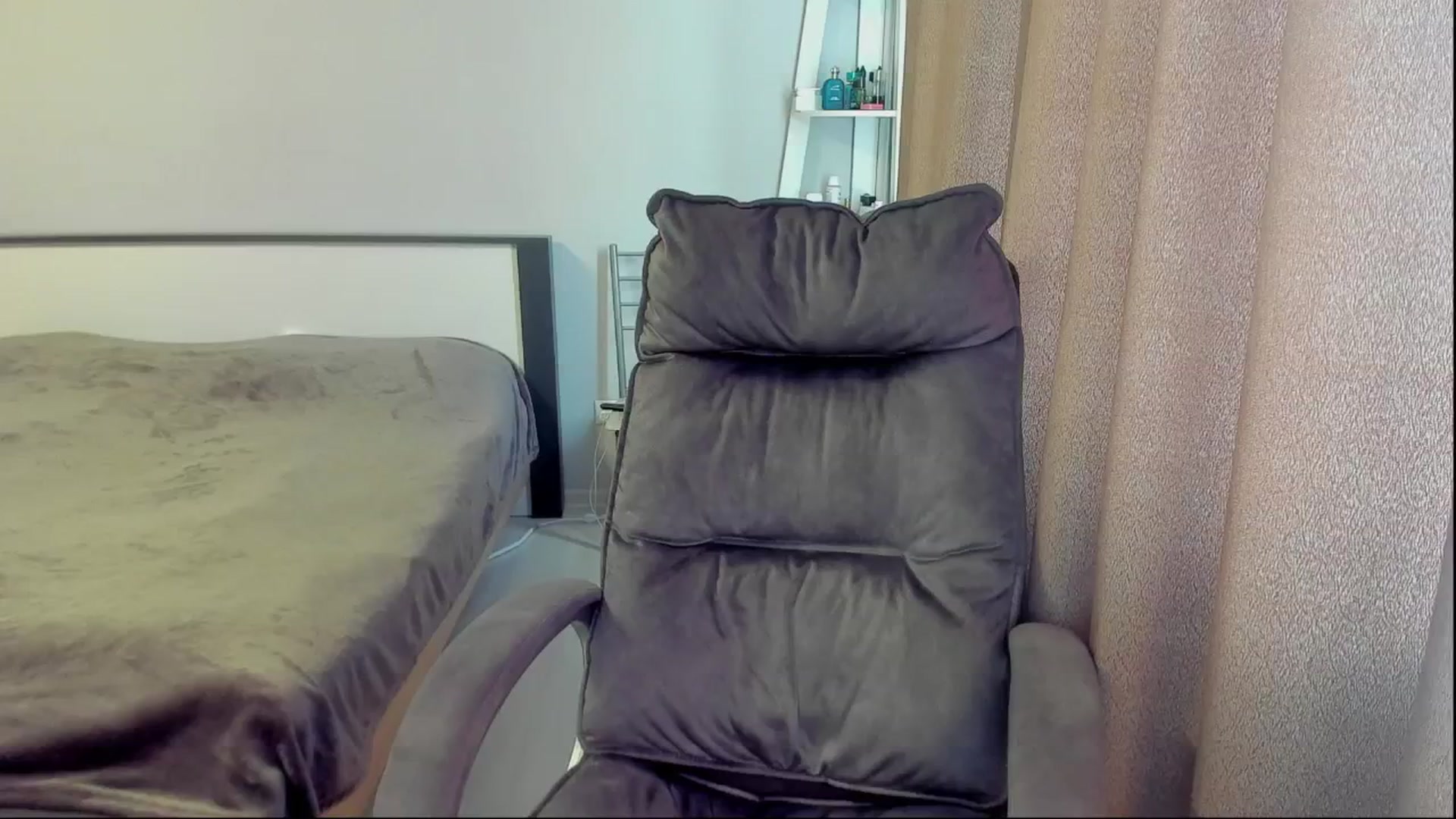 Gallery image thumbnail from Iam_Sasha's myfreecams stream on, 06/09/2025, 10:02 image 16 of 20