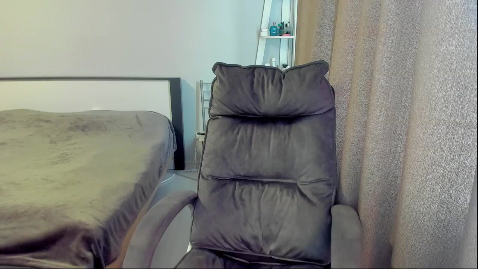 Gallery image thumbnail from Iam_Sasha's myfreecams stream on, 06/09/2025, 10:02 image 14 of 20