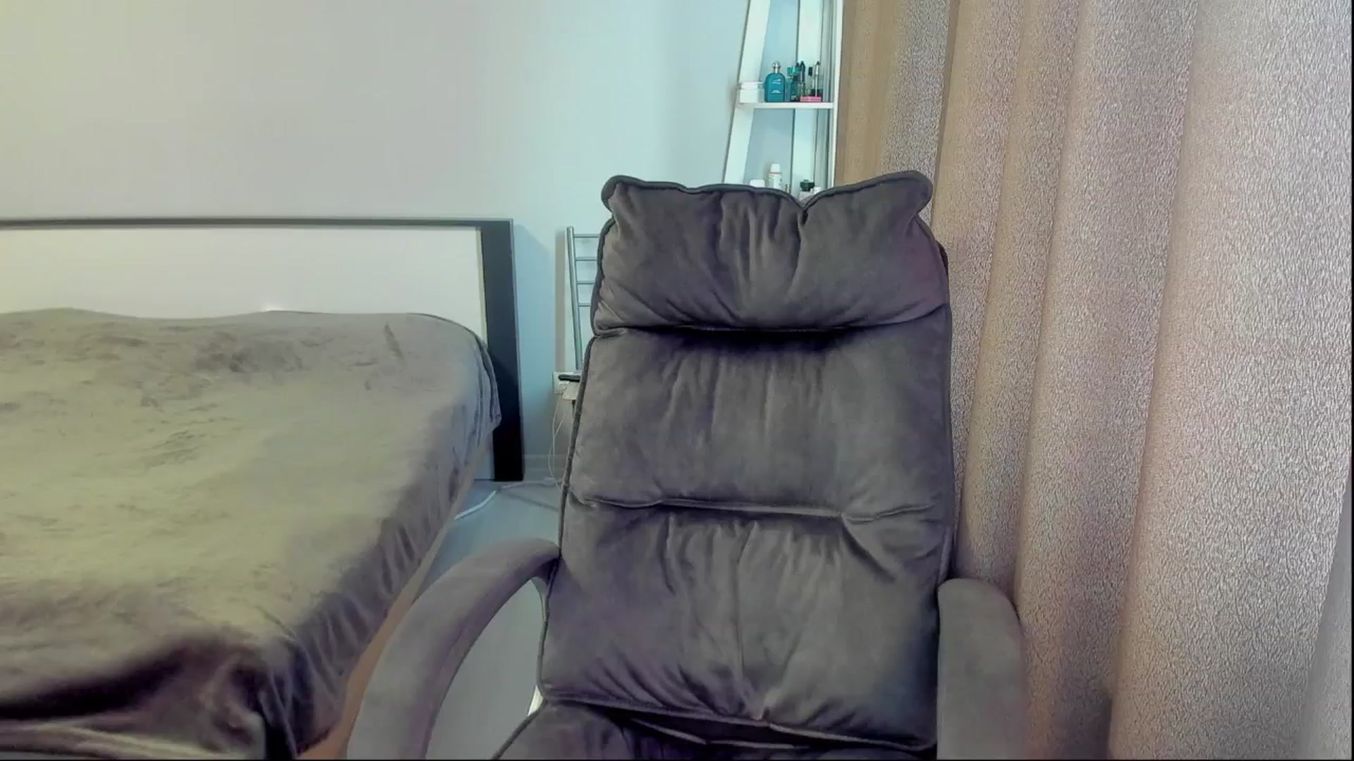 Gallery image thumbnail from Iam_Sasha's myfreecams stream on, 06/09/2025, 10:02 image 19 of 20
