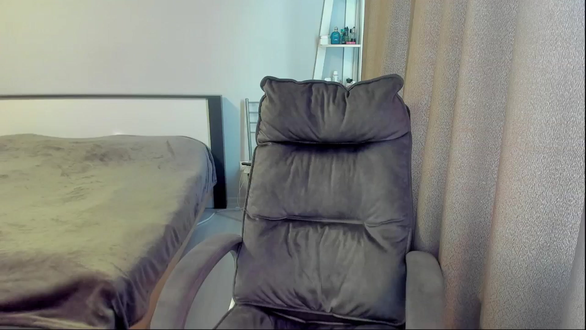 Gallery image thumbnail from Iam_Sasha's myfreecams stream on, 06/09/2025, 10:02 image 15 of 20