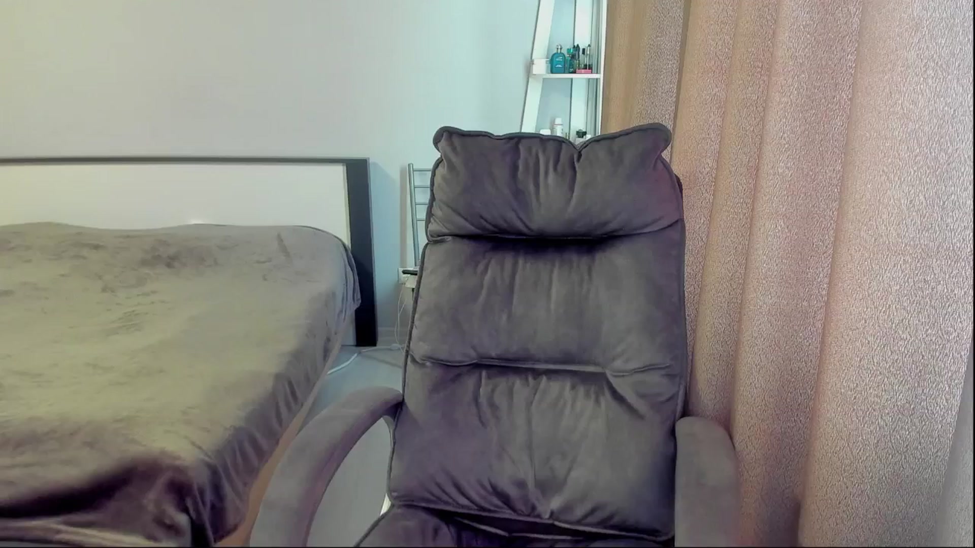 Gallery image thumbnail from Iam_Sasha's myfreecams stream on, 06/09/2025, 10:02 image 18 of 20