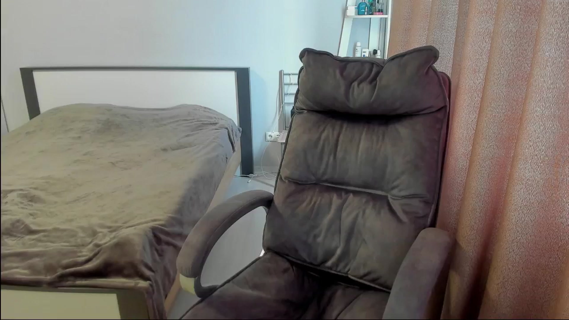 Gallery image thumbnail from Iam_Sasha's myfreecams stream on, 06/12/2025, 10:32 image 8 of 20