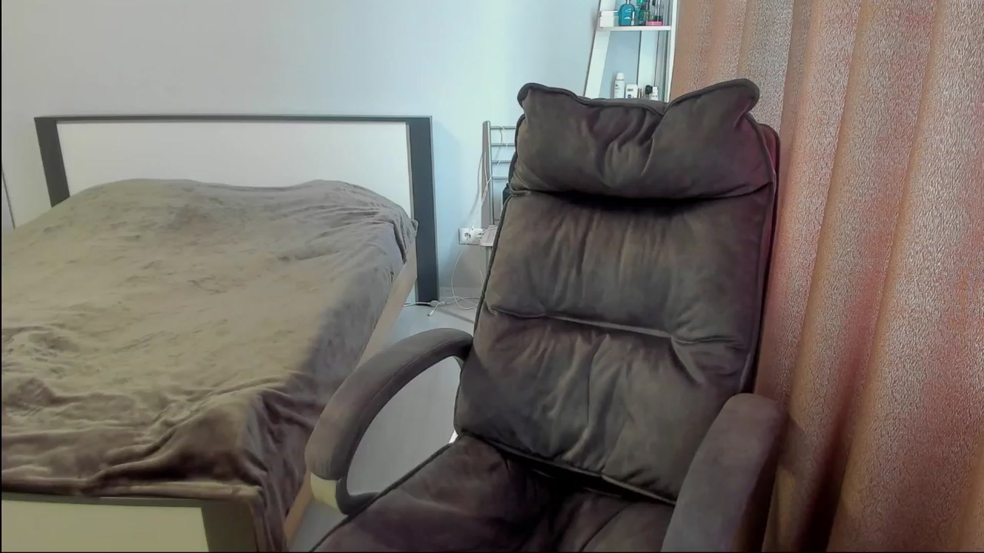 Gallery image thumbnail from Iam_Sasha's myfreecams stream on, 06/12/2025, 10:32 image 10 of 20