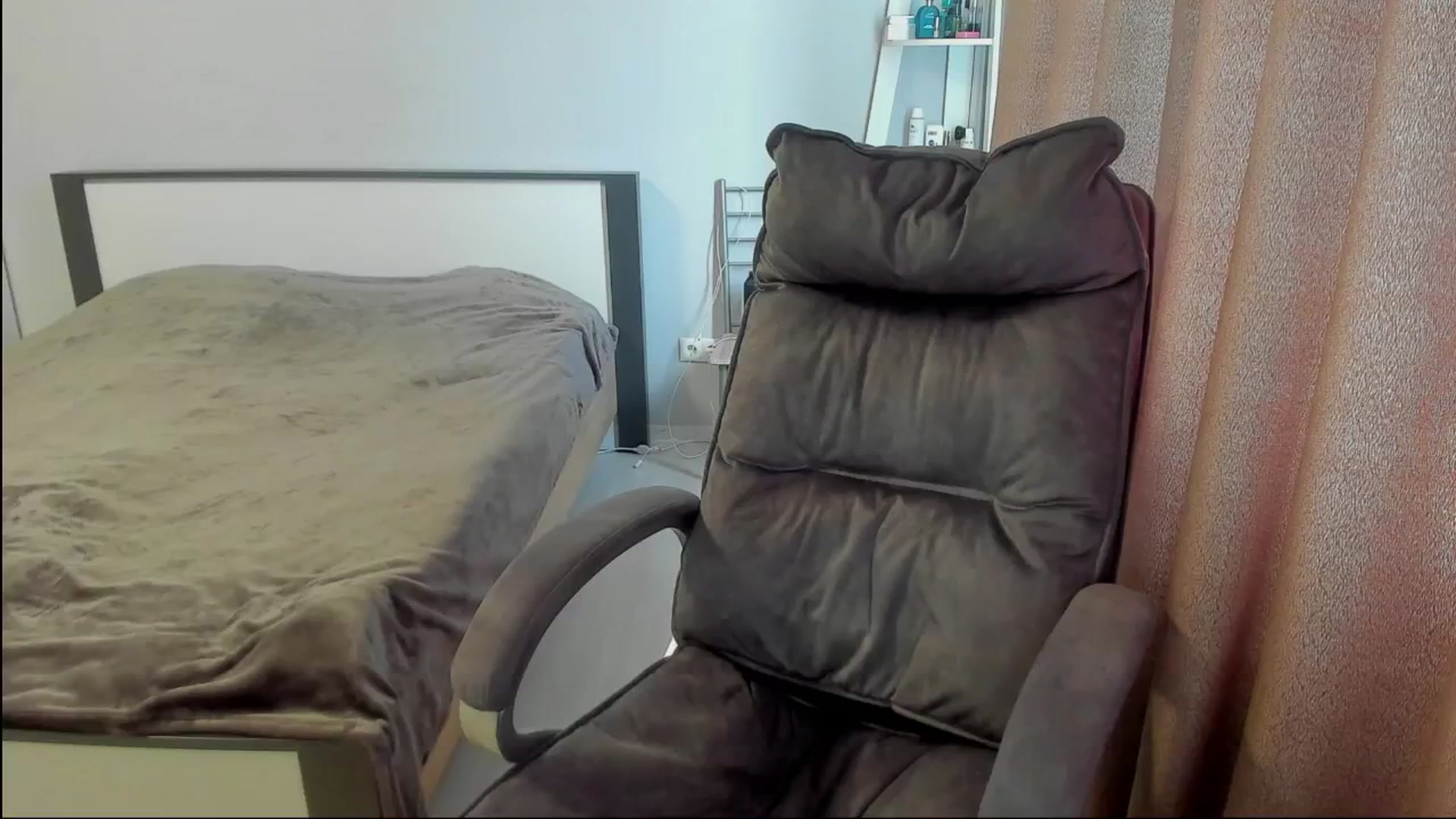 Gallery image thumbnail from Iam_Sasha's myfreecams stream on, 06/12/2025, 10:32 image 2 of 20