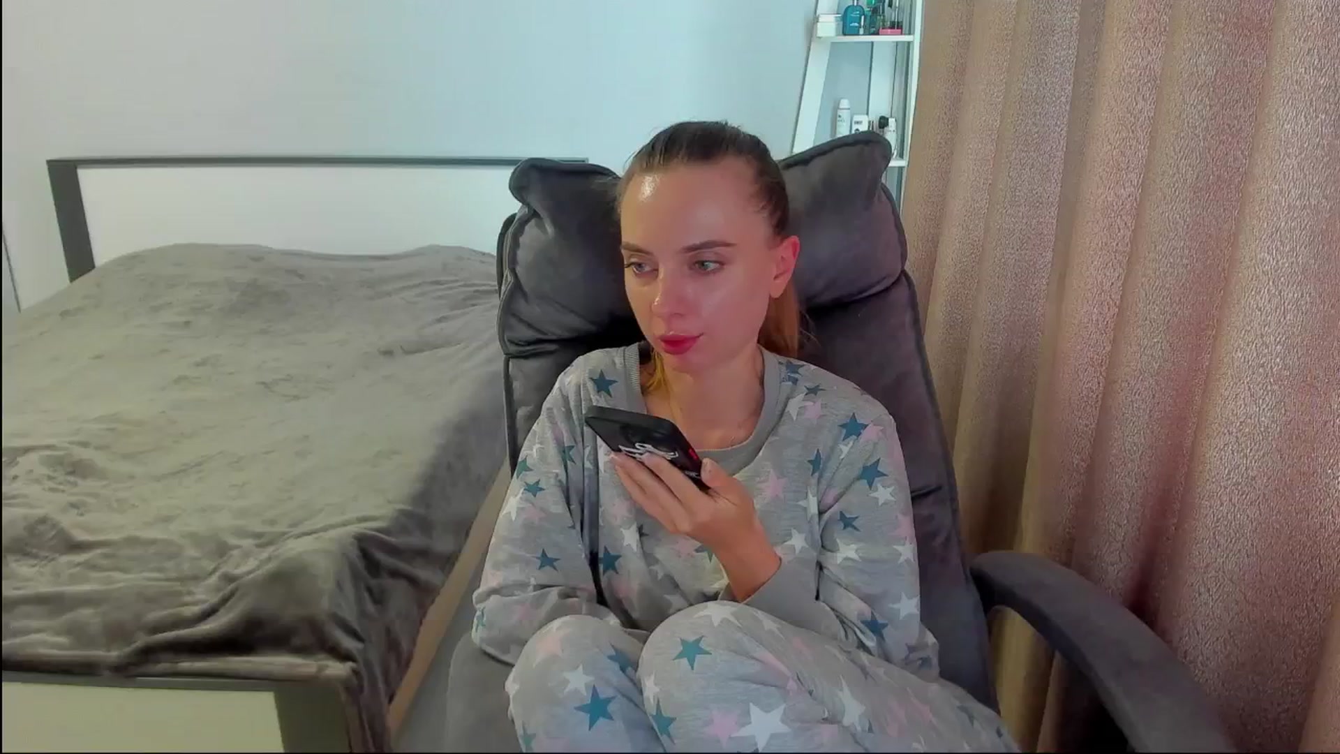 Gallery image thumbnail from Iam_Sasha's myfreecams stream on, 06/12/2025, 10:32 image 19 of 20