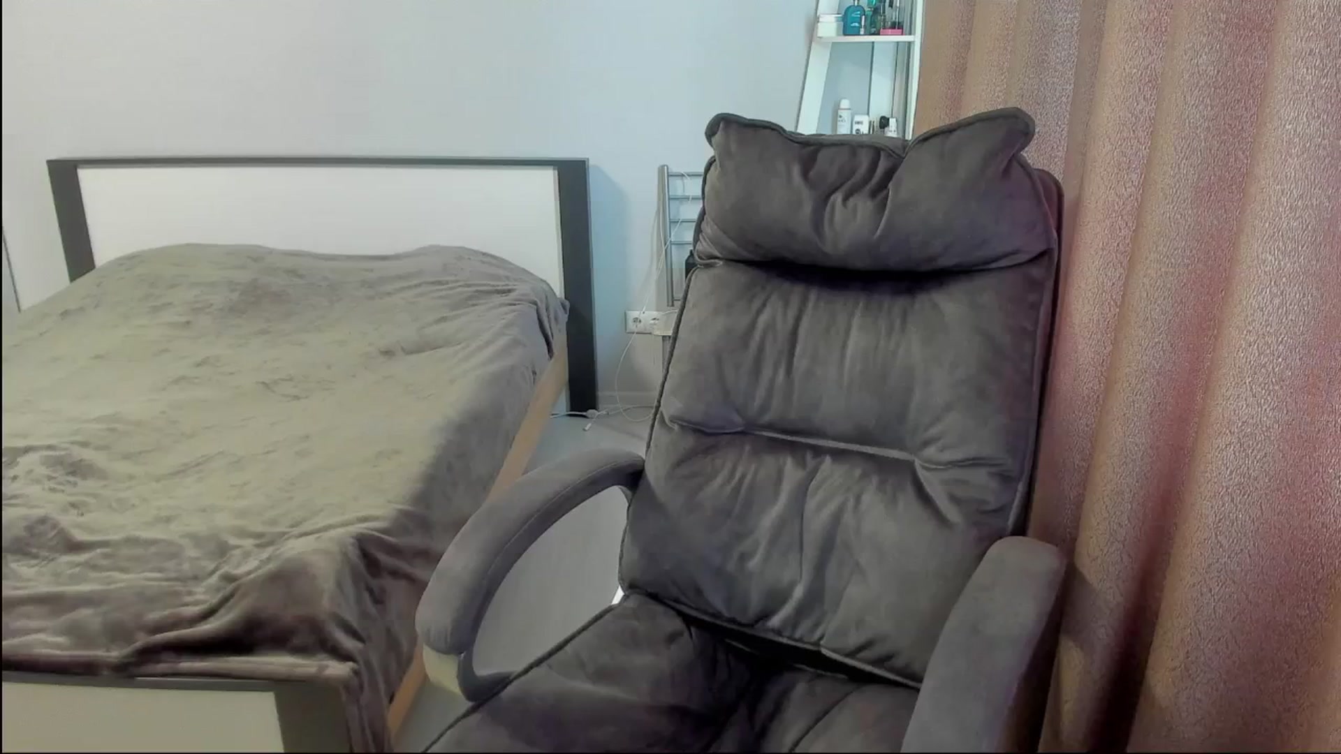 Gallery image thumbnail from Iam_Sasha's myfreecams stream on, 06/12/2025, 10:32 image 16 of 20