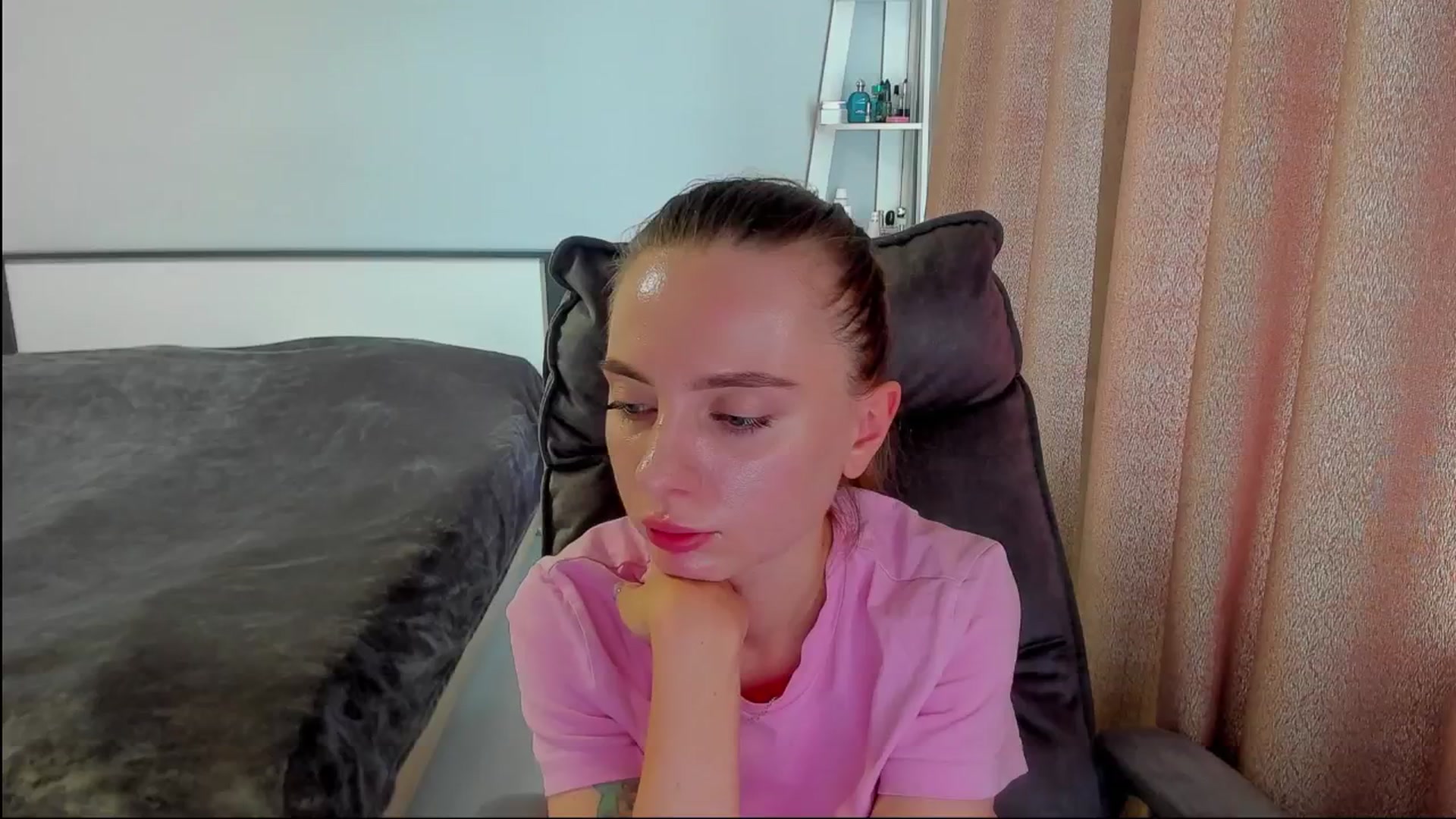 Gallery image thumbnail from Iam_Sasha's myfreecams stream on, 06/17/2025, 10:10 image 3 of 20