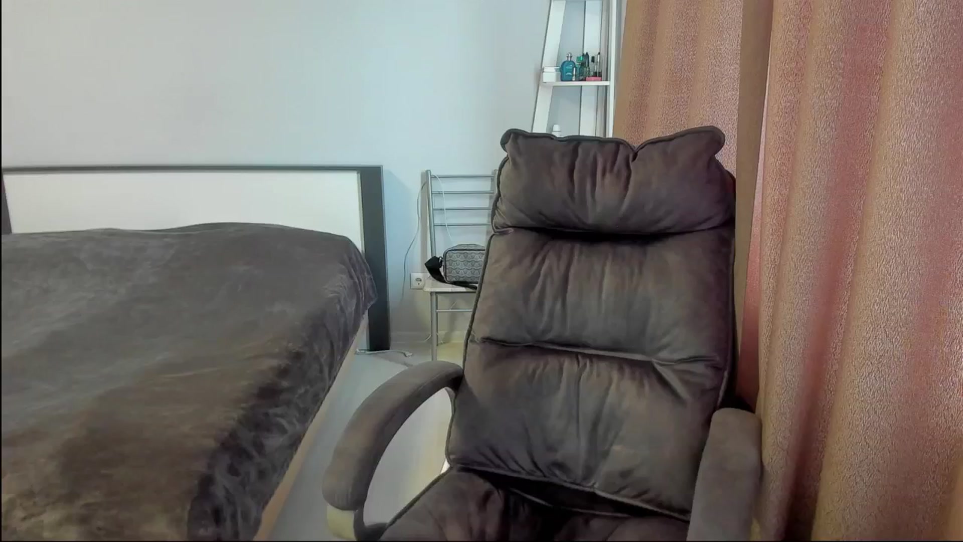 Gallery image thumbnail from Iam_Sasha's myfreecams stream on, 06/17/2025, 10:10 image 11 of 20