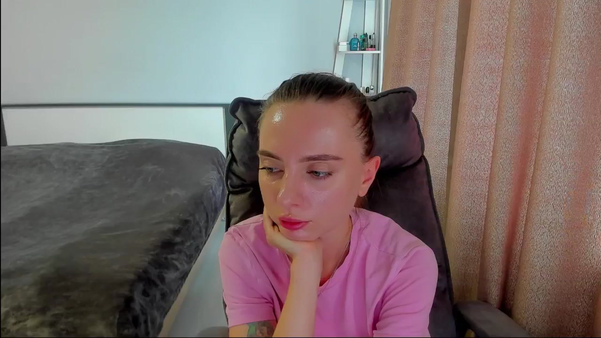 Gallery image thumbnail from Iam_Sasha's myfreecams stream on, 06/17/2025, 10:10 image 5 of 20
