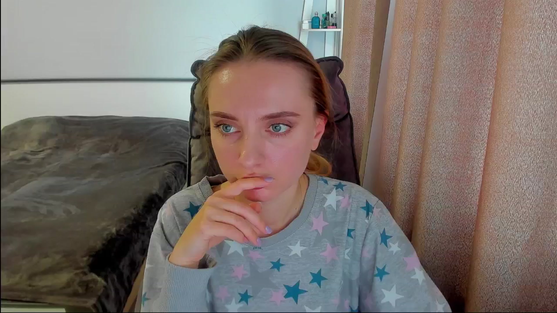 Gallery image thumbnail from Iam_Sasha's myfreecams stream on, 06/18/2025, 11:31 image 17 of 20