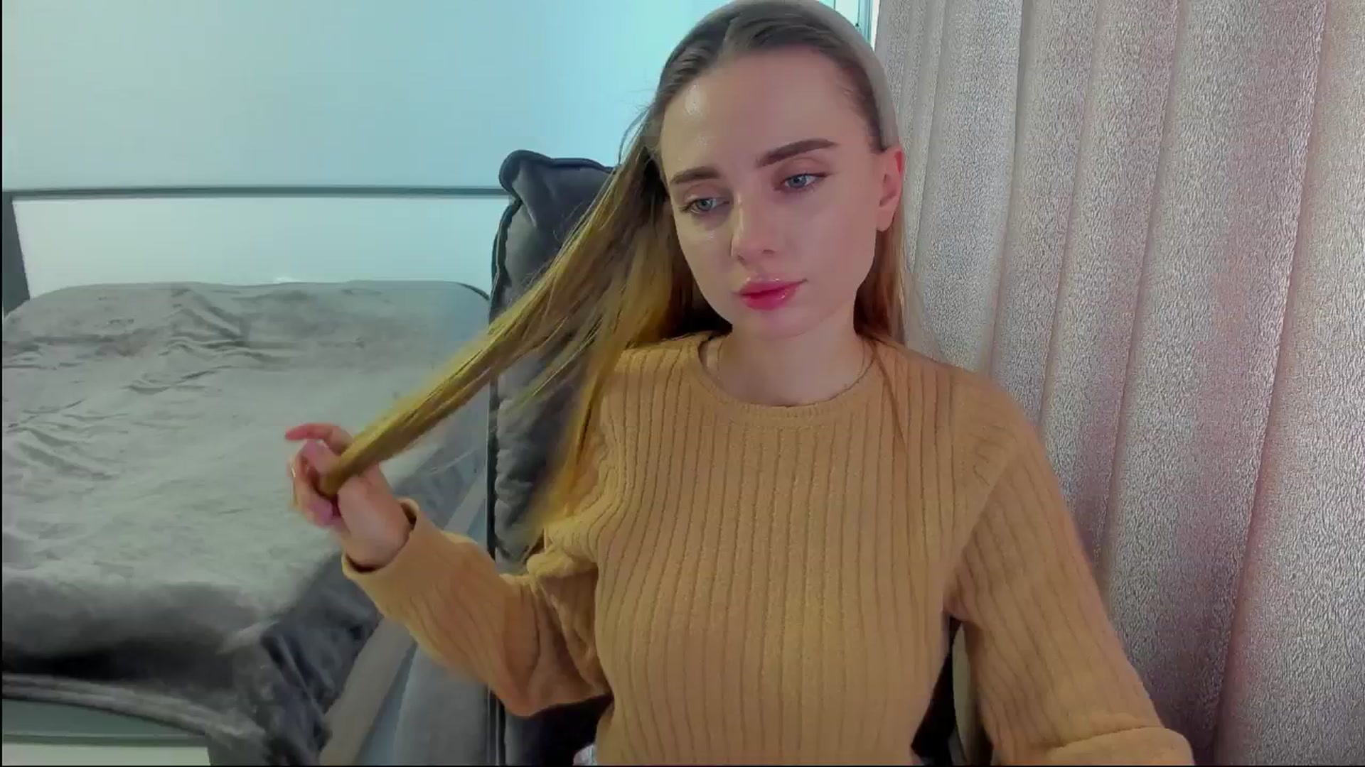 Gallery image thumbnail from Iam_Sasha's myfreecams stream on, 06/23/2025, 09:55 image 10 of 20