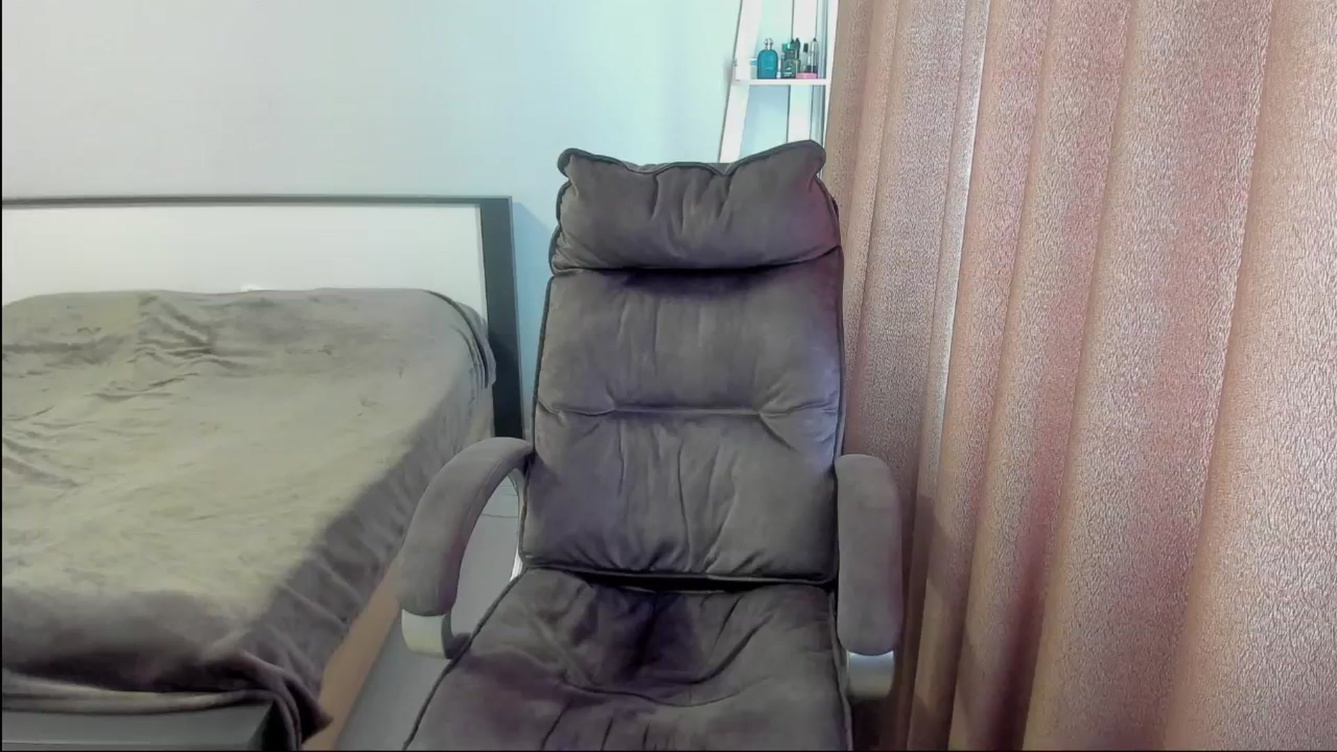 Gallery image thumbnail from Iam_Sasha's myfreecams stream on, 06/23/2025, 11:10 image 19 of 20
