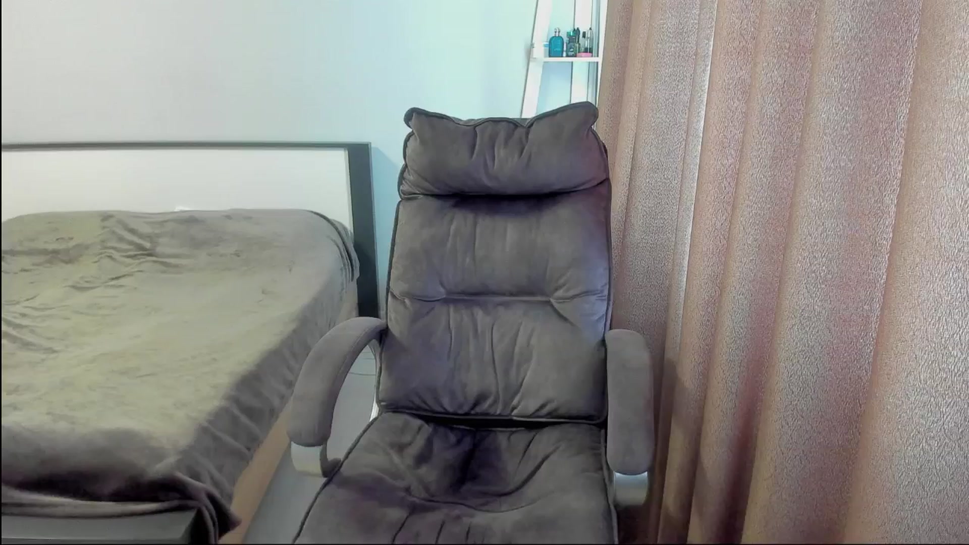 Gallery image thumbnail from Iam_Sasha's myfreecams stream on, 06/23/2025, 11:10 image 15 of 20