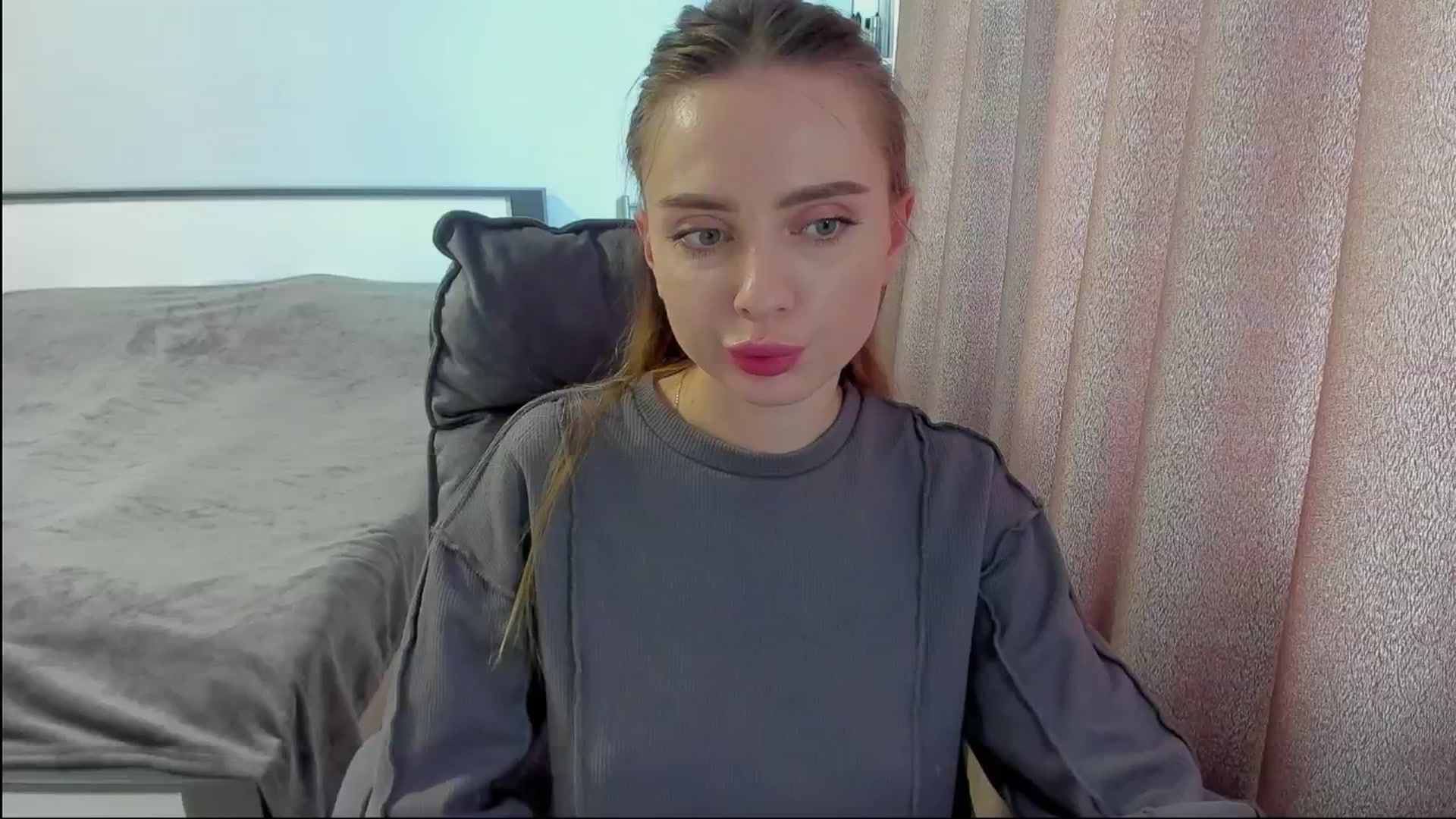 Gallery image thumbnail from Iam_Sasha's myfreecams stream on, 06/26/2025, 10:58 image 8 of 20