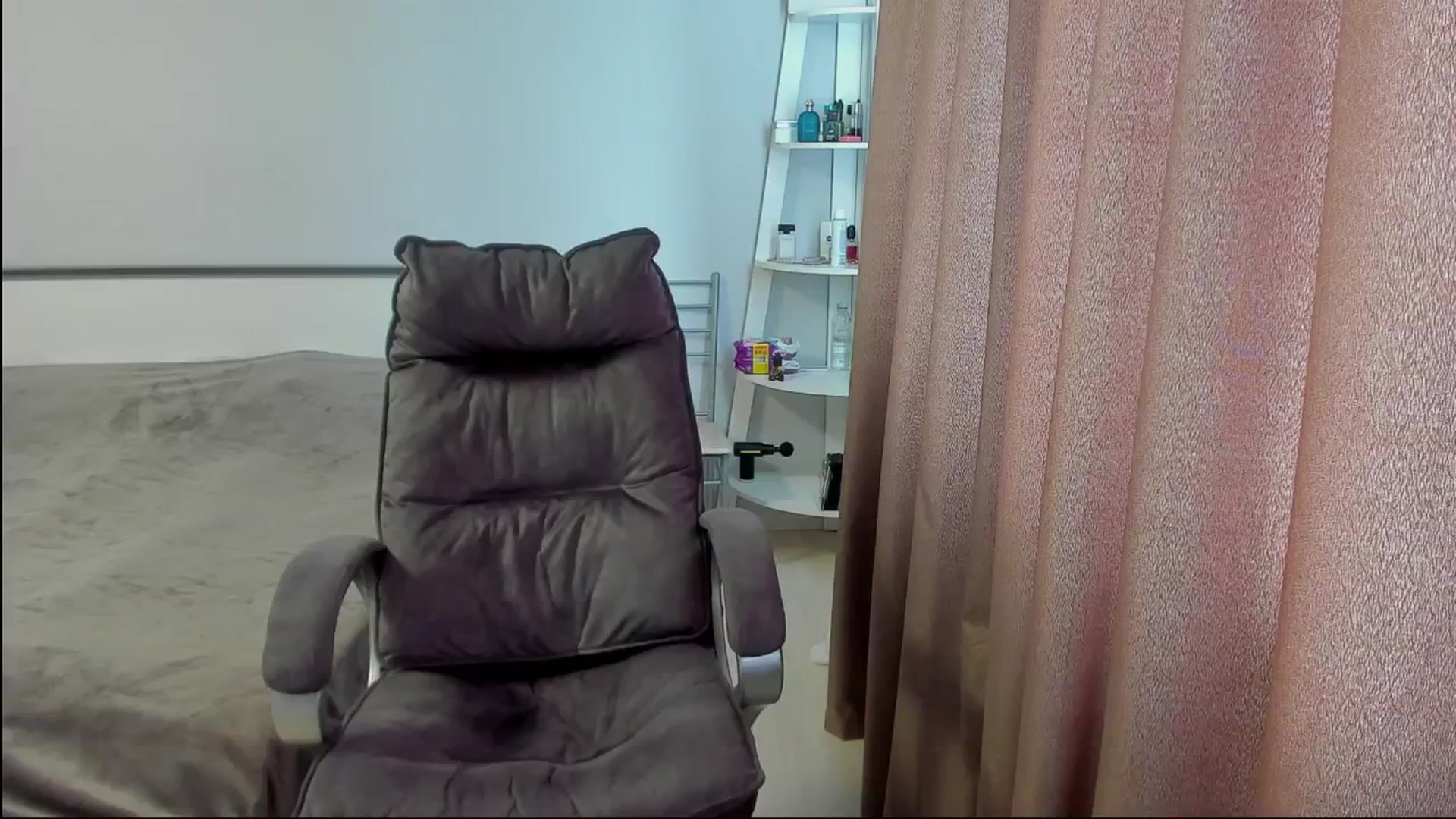 Gallery image thumbnail from Iam_Sasha's myfreecams stream on, 06/26/2025, 10:58 image 1 of 20