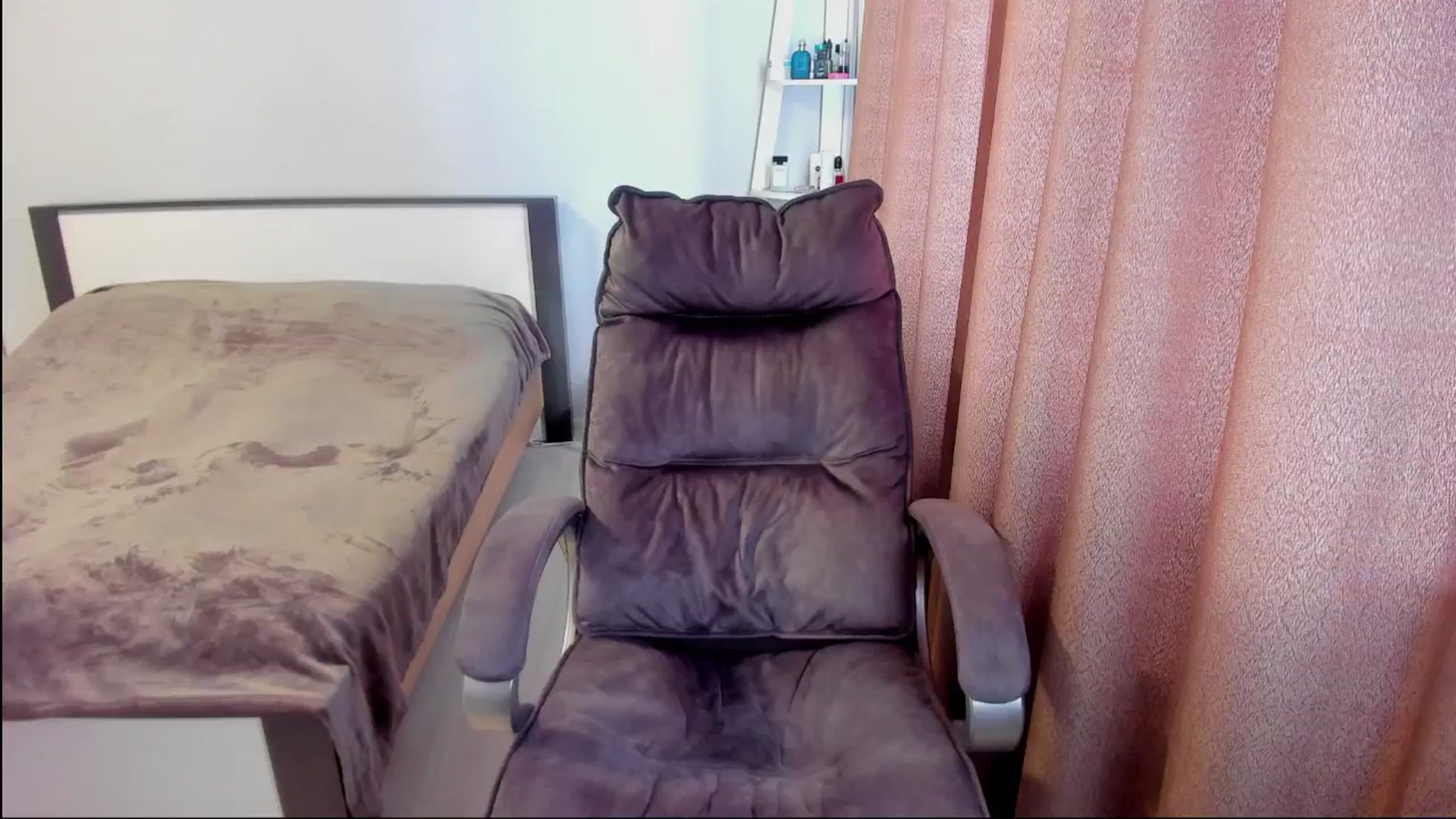 Gallery image thumbnail from Iam_Sasha's myfreecams stream on, 06/26/2025, 14:01 image 19 of 20