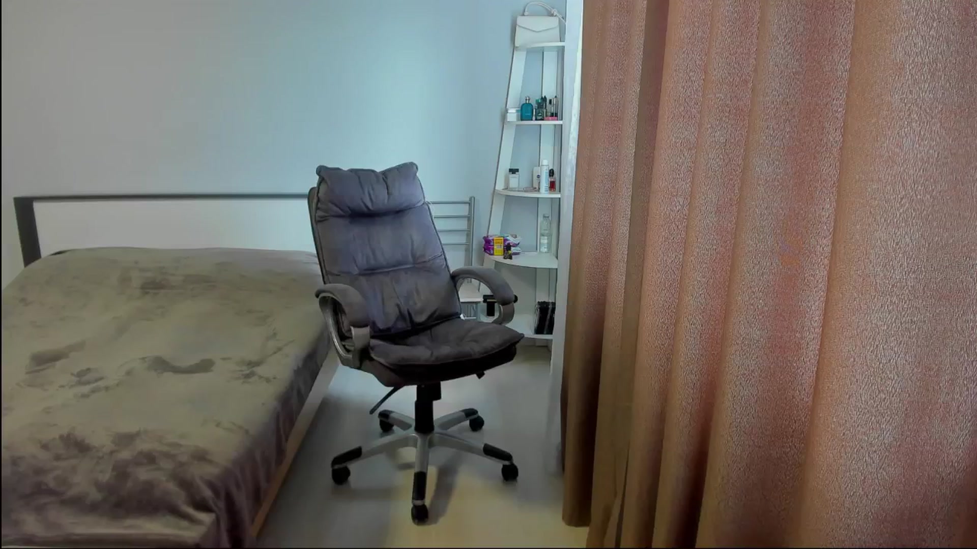 Gallery image thumbnail from Iam_Sasha's myfreecams stream on, 06/26/2025, 14:01 image 3 of 20