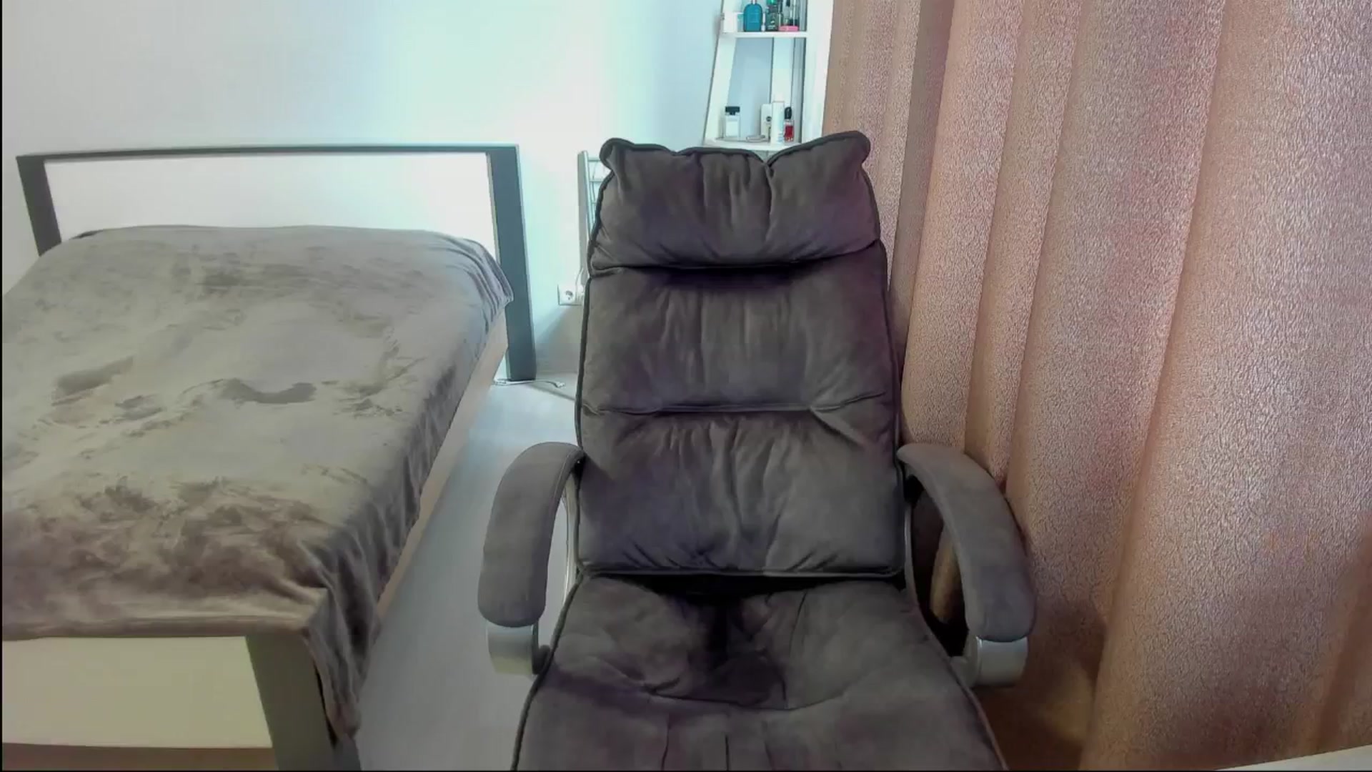 Gallery image thumbnail from Iam_Sasha's myfreecams stream on, 06/26/2025, 14:01 image 10 of 20