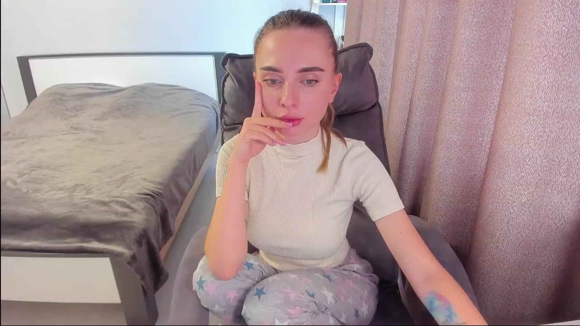 Gallery image thumbnail from Iam_Sasha's myfreecams stream on, 06/30/2025, 09:57 image 20 of 20